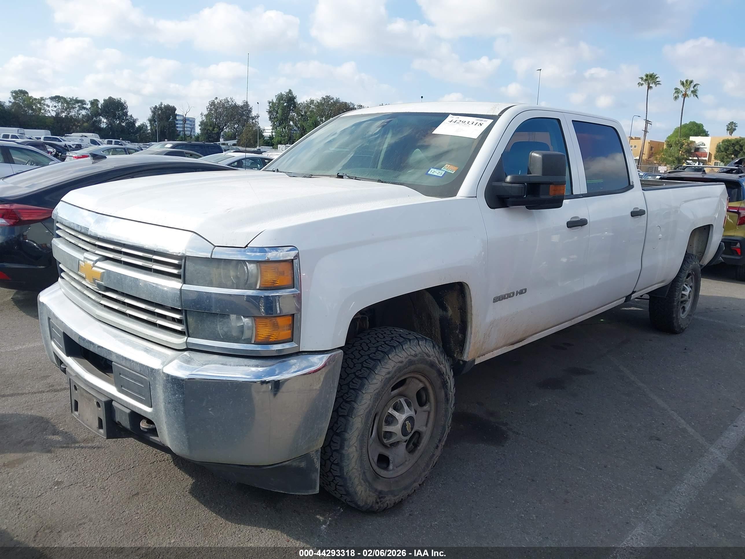 CHEVROLET SILVERADO image 2