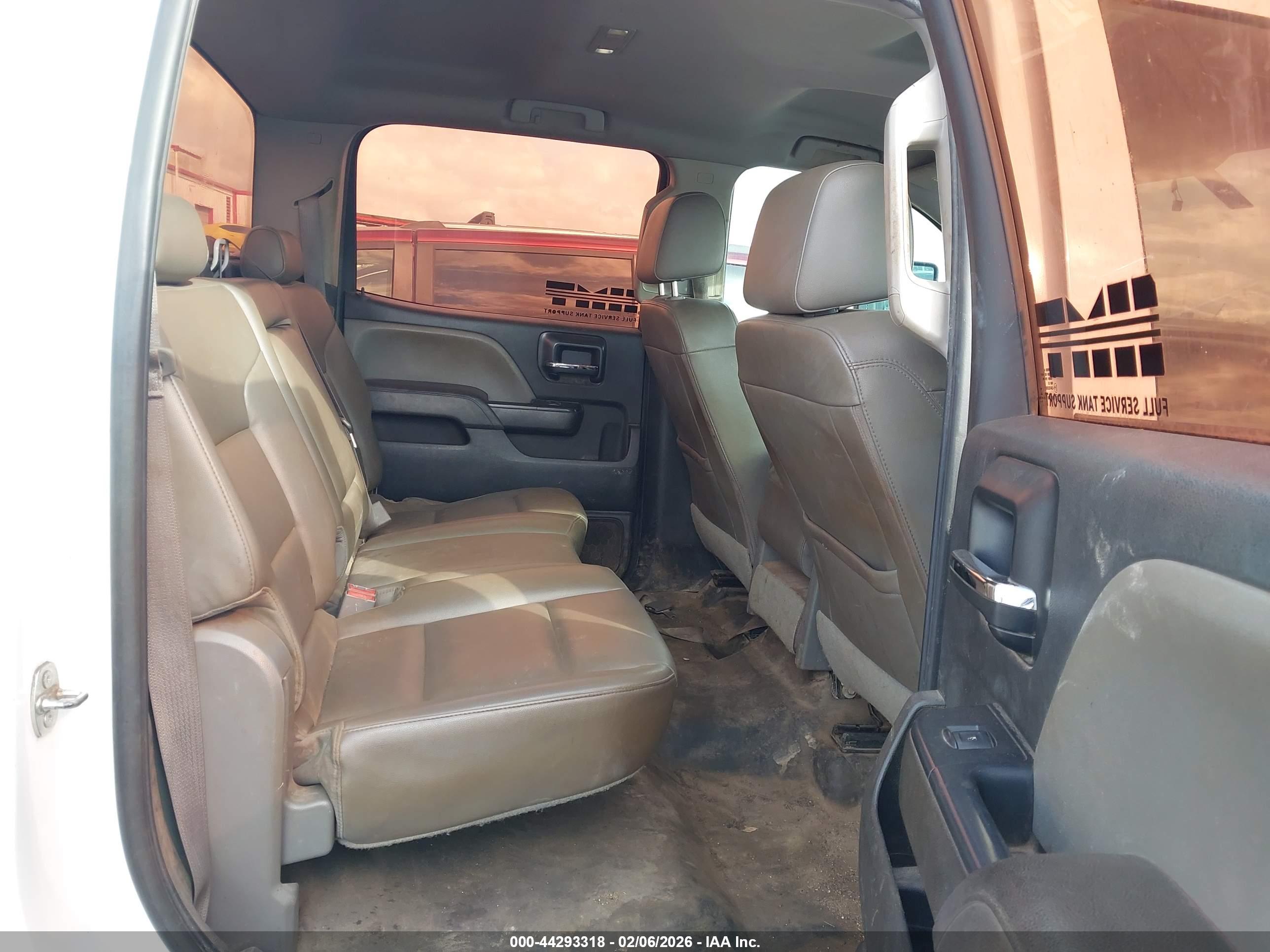 CHEVROLET SILVERADO image 8