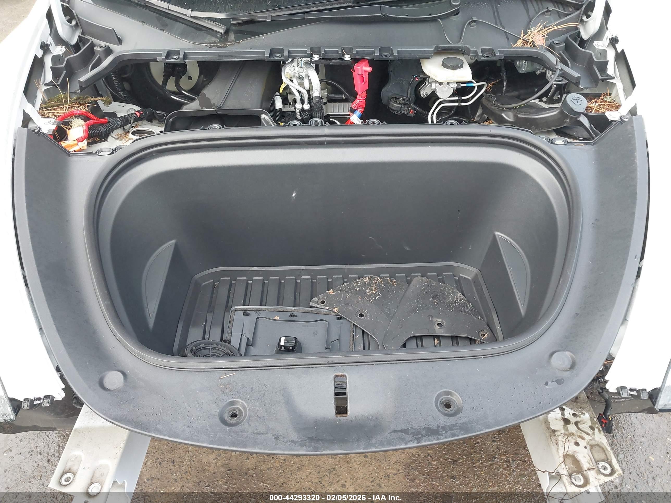 TESLA MODEL image 10