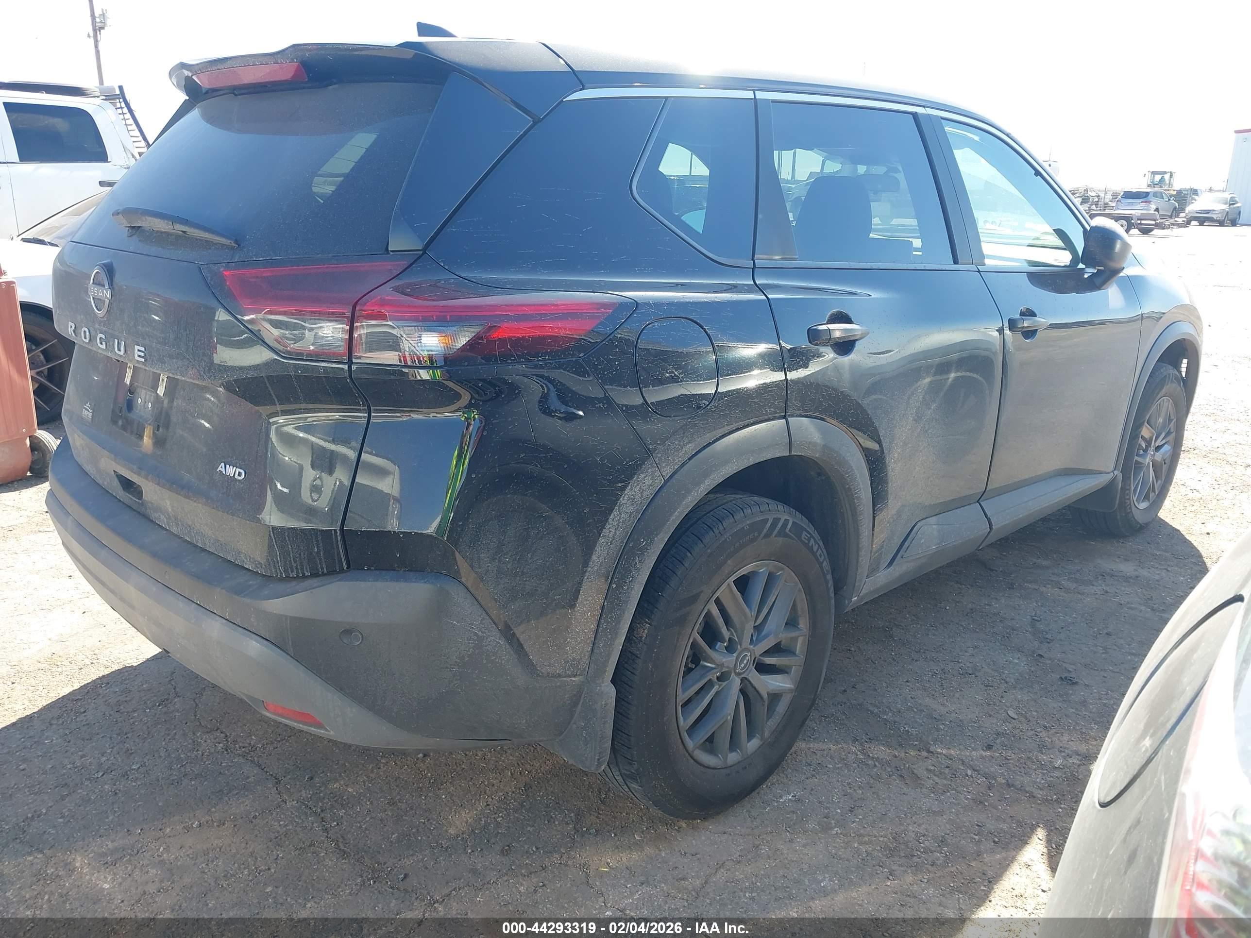 NISSAN ROGUE image 4