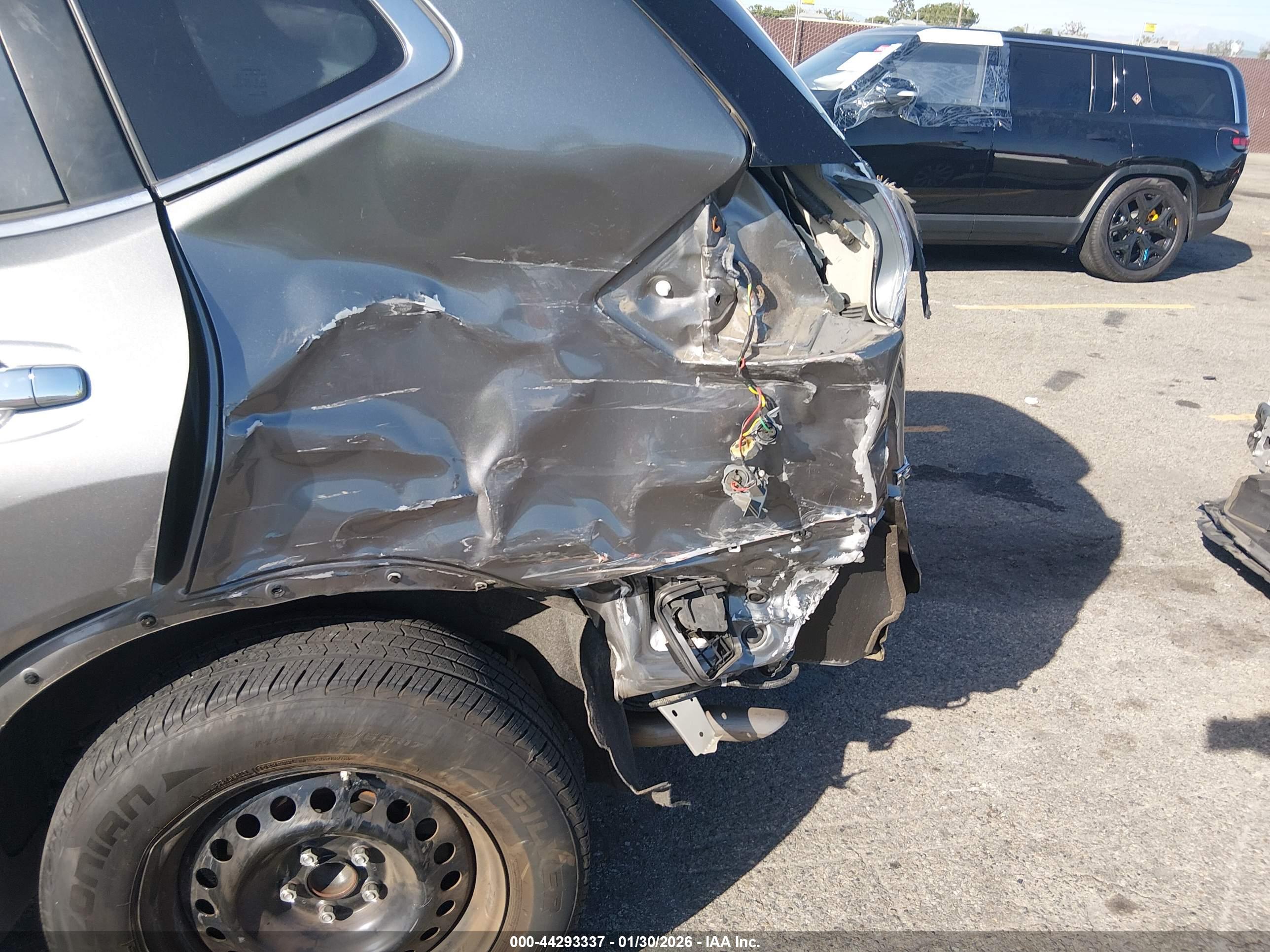 NISSAN ROGUE image 6
