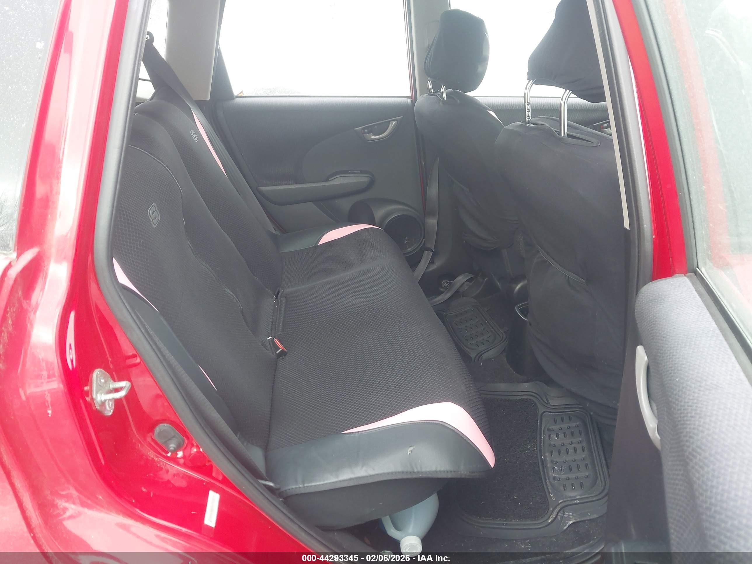 HONDA FIT image 8