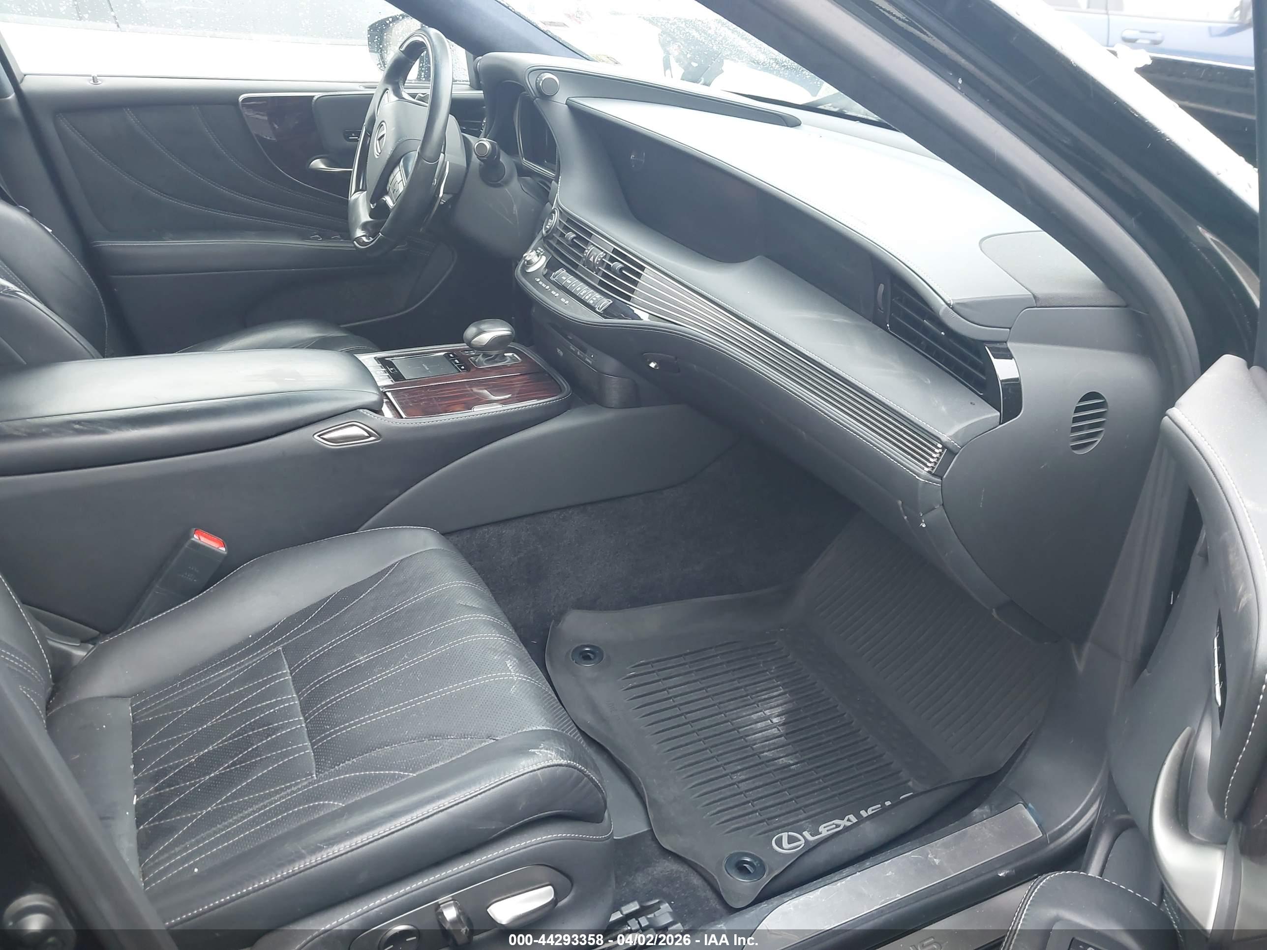 LEXUS LS image 5