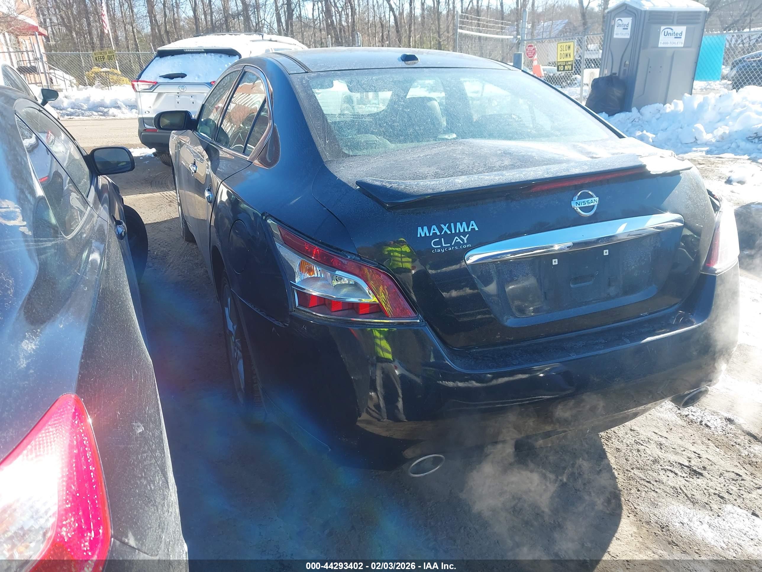 NISSAN MAXIMA image 3