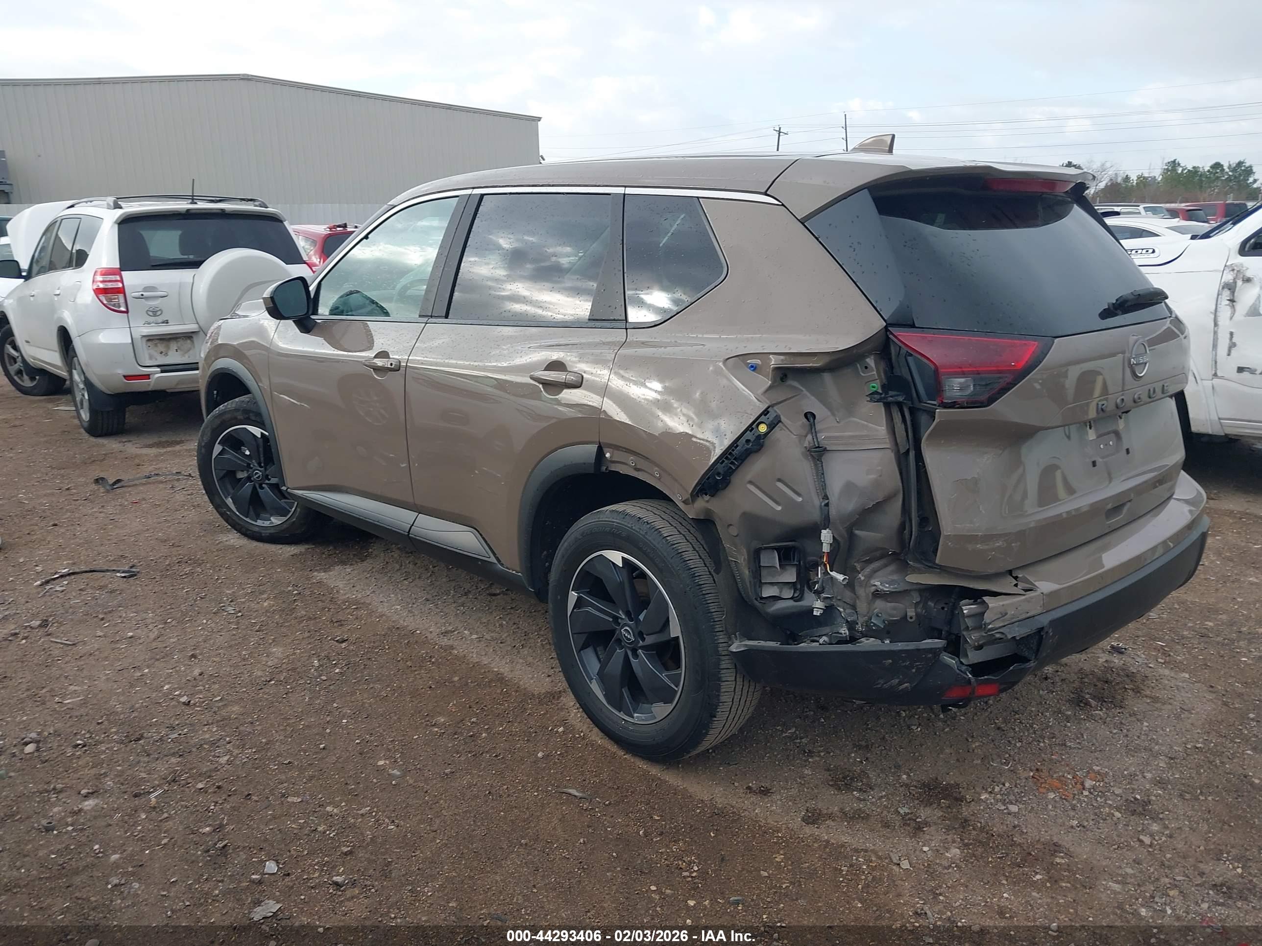 NISSAN ROGUE image 3