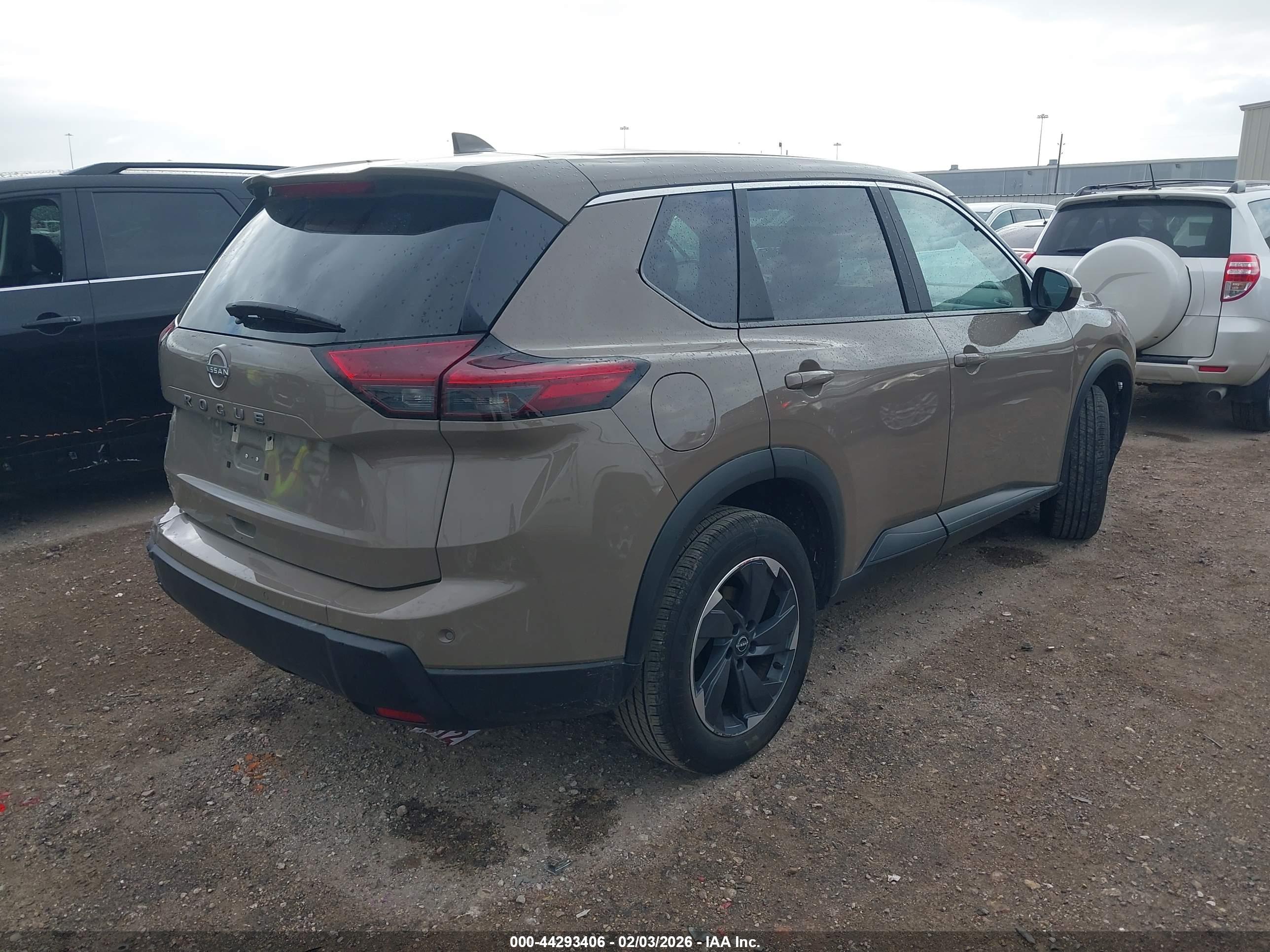 NISSAN ROGUE image 4