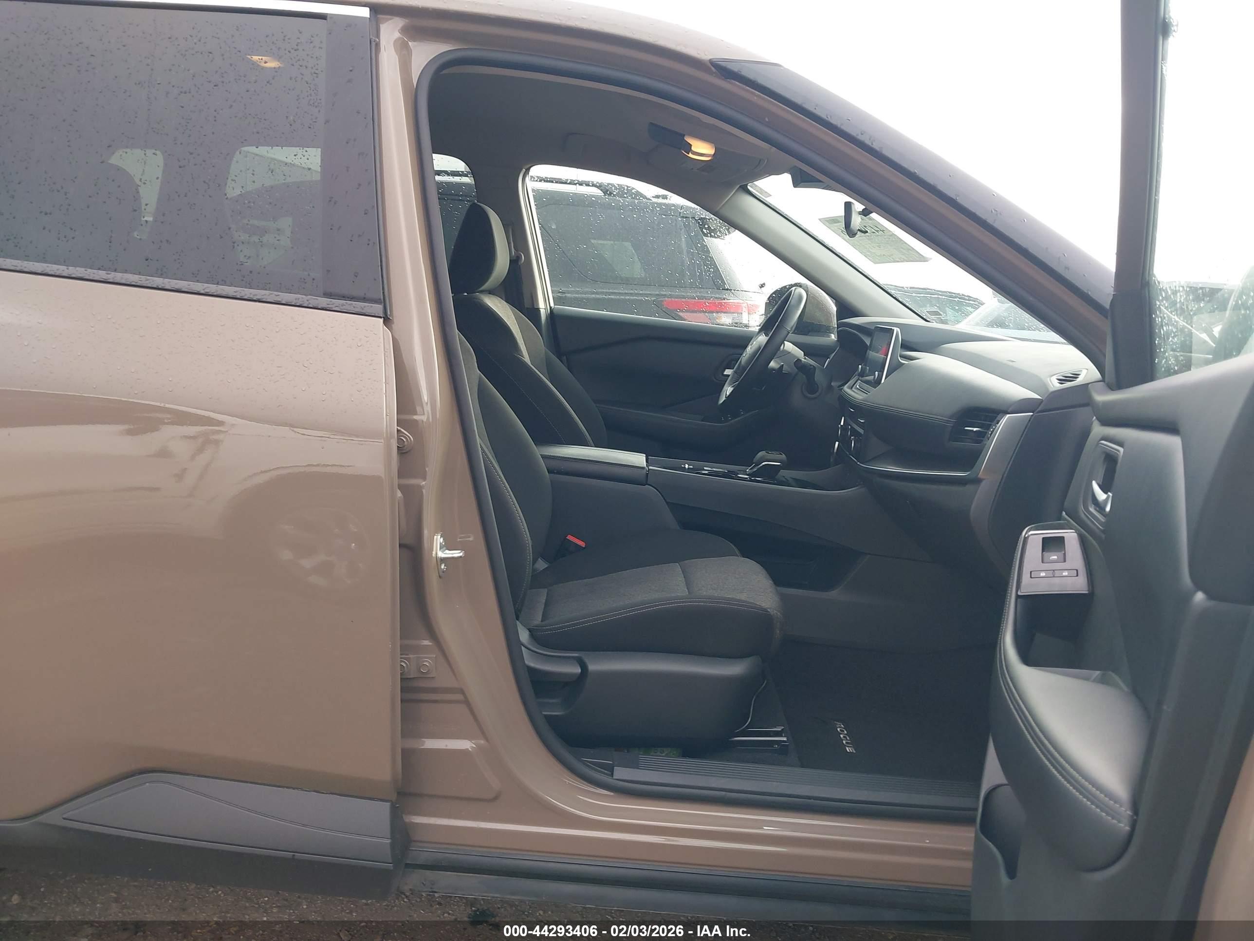 NISSAN ROGUE image 5