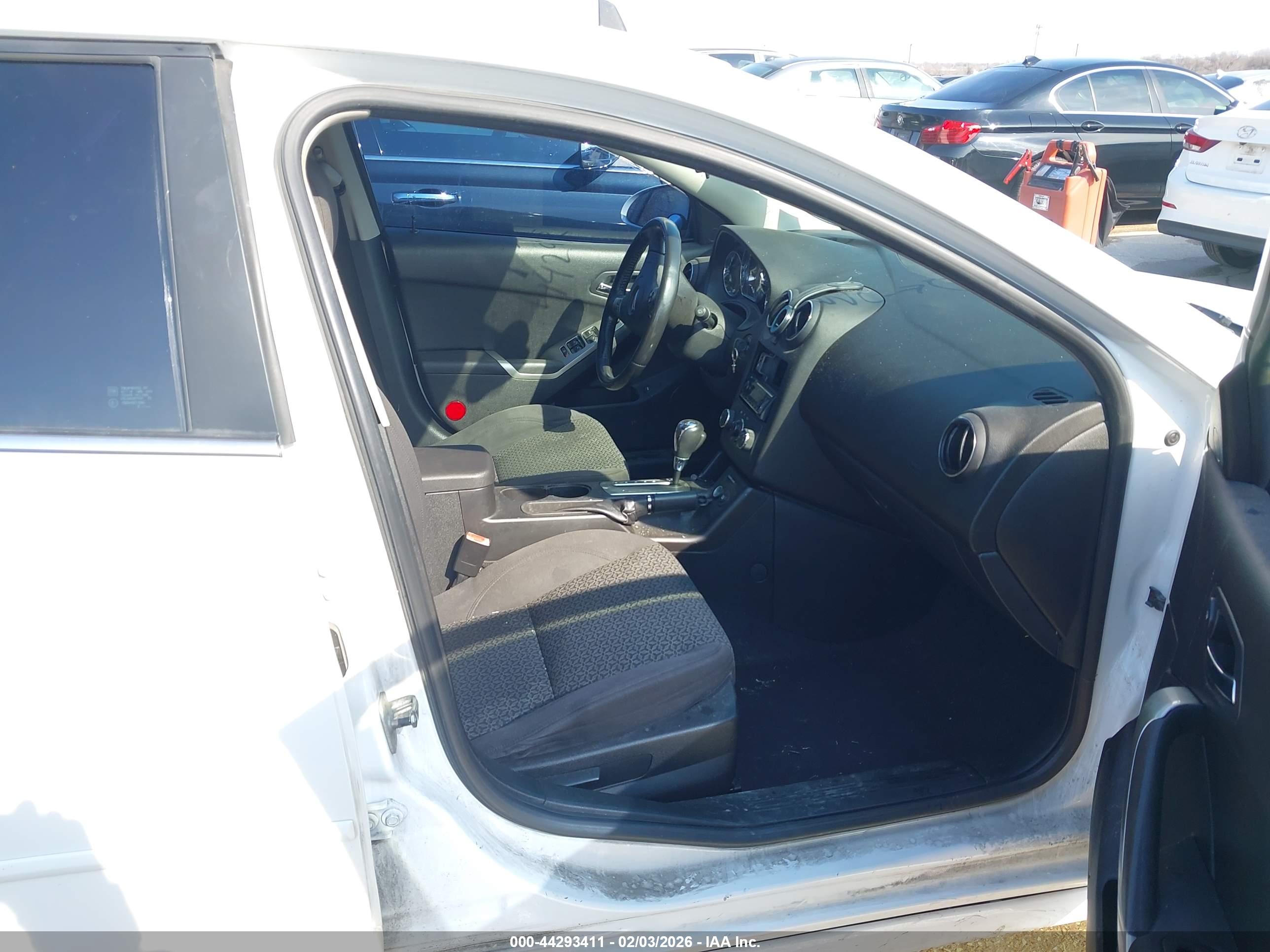 PONTIAC G6 image 5