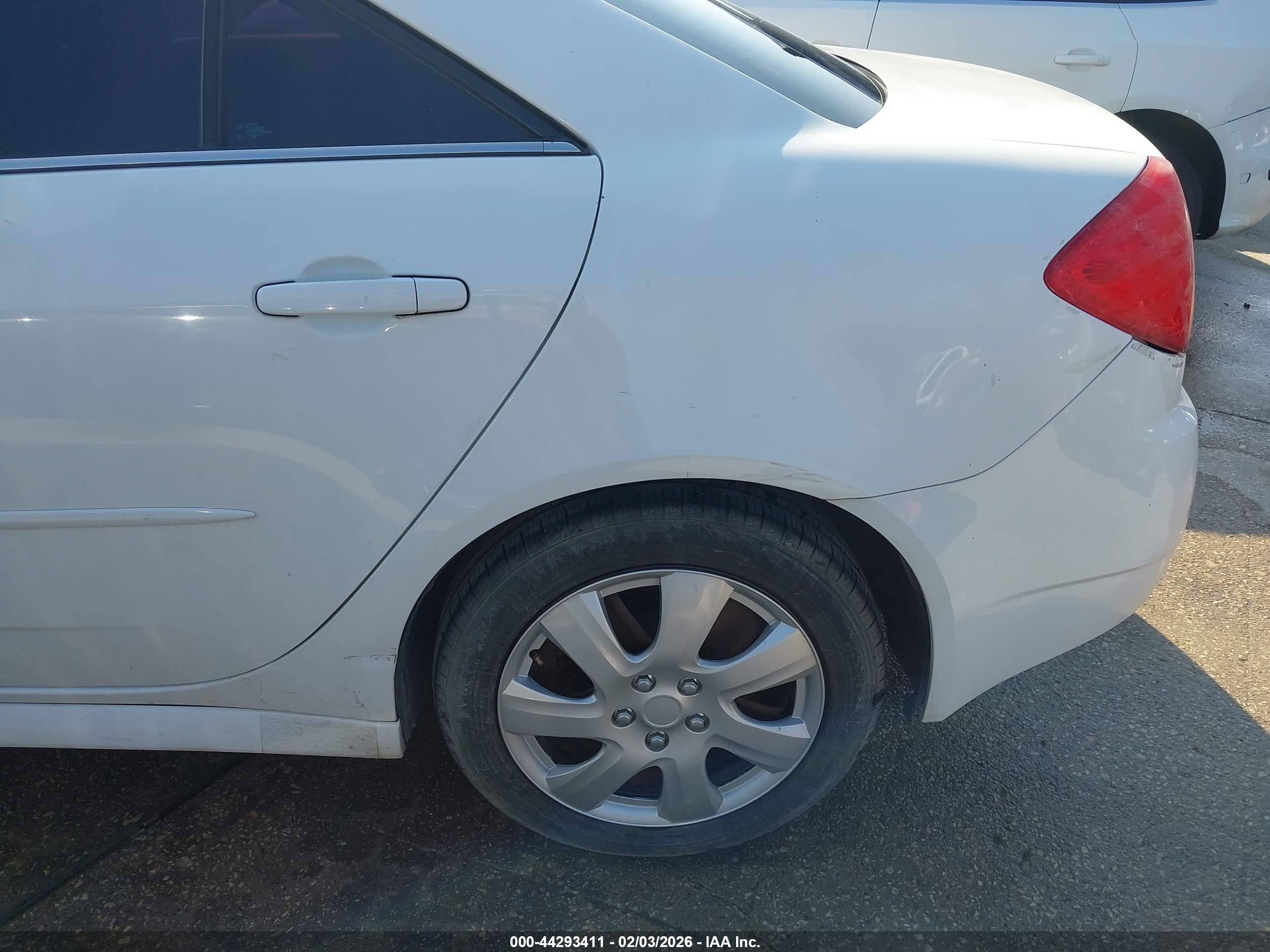 PONTIAC G6 image 6