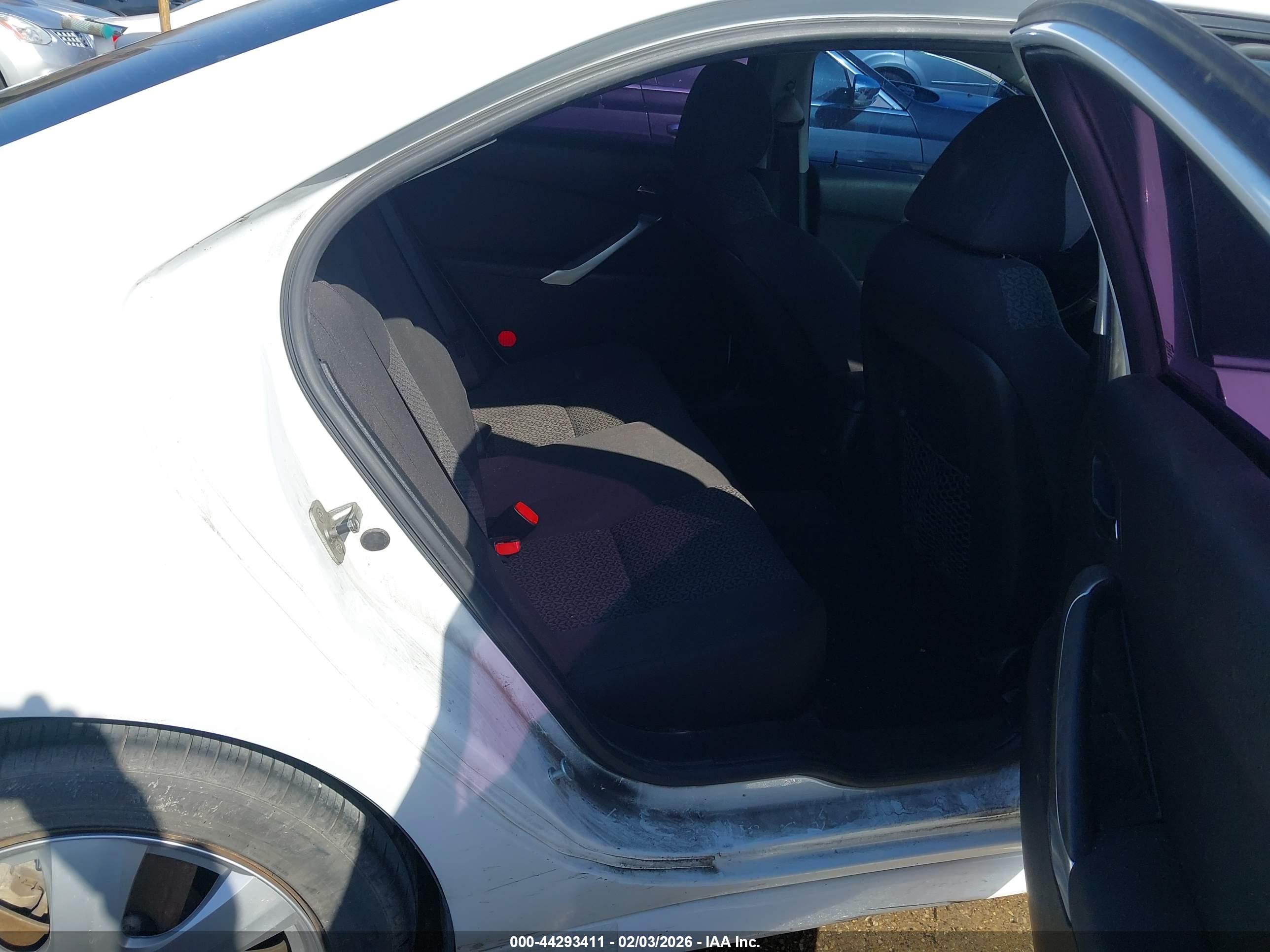 PONTIAC G6 image 8