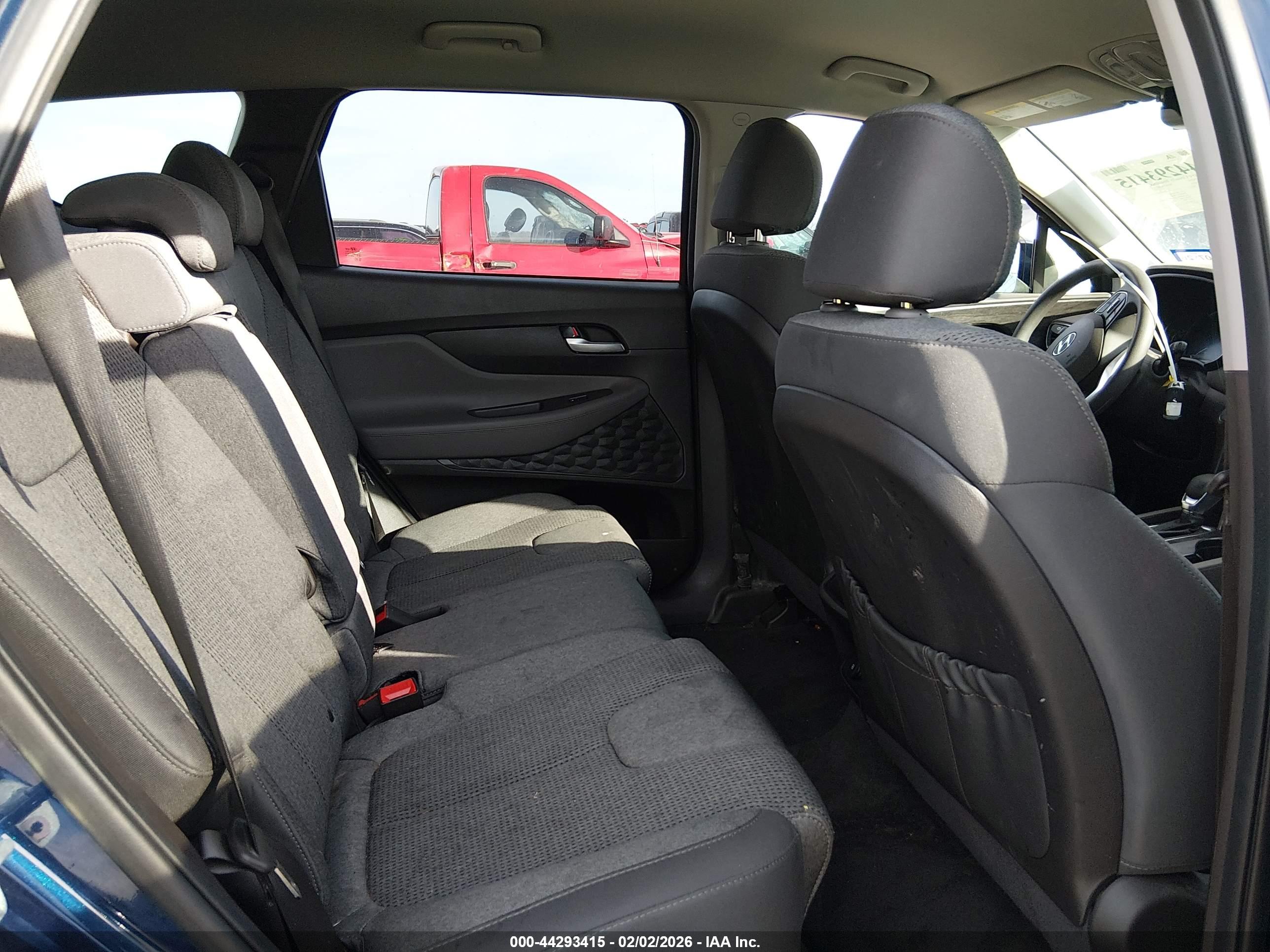 HYUNDAI SANTA image 8