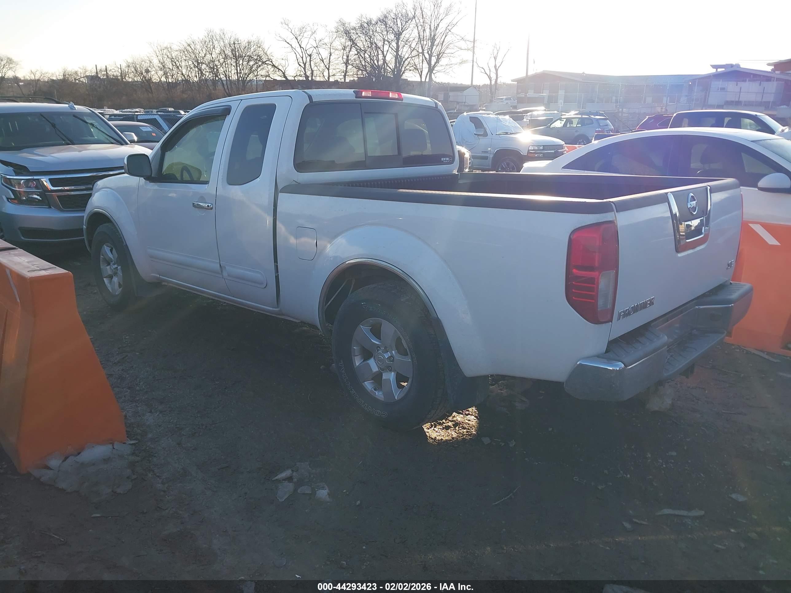 NISSAN FRONTIER image 3