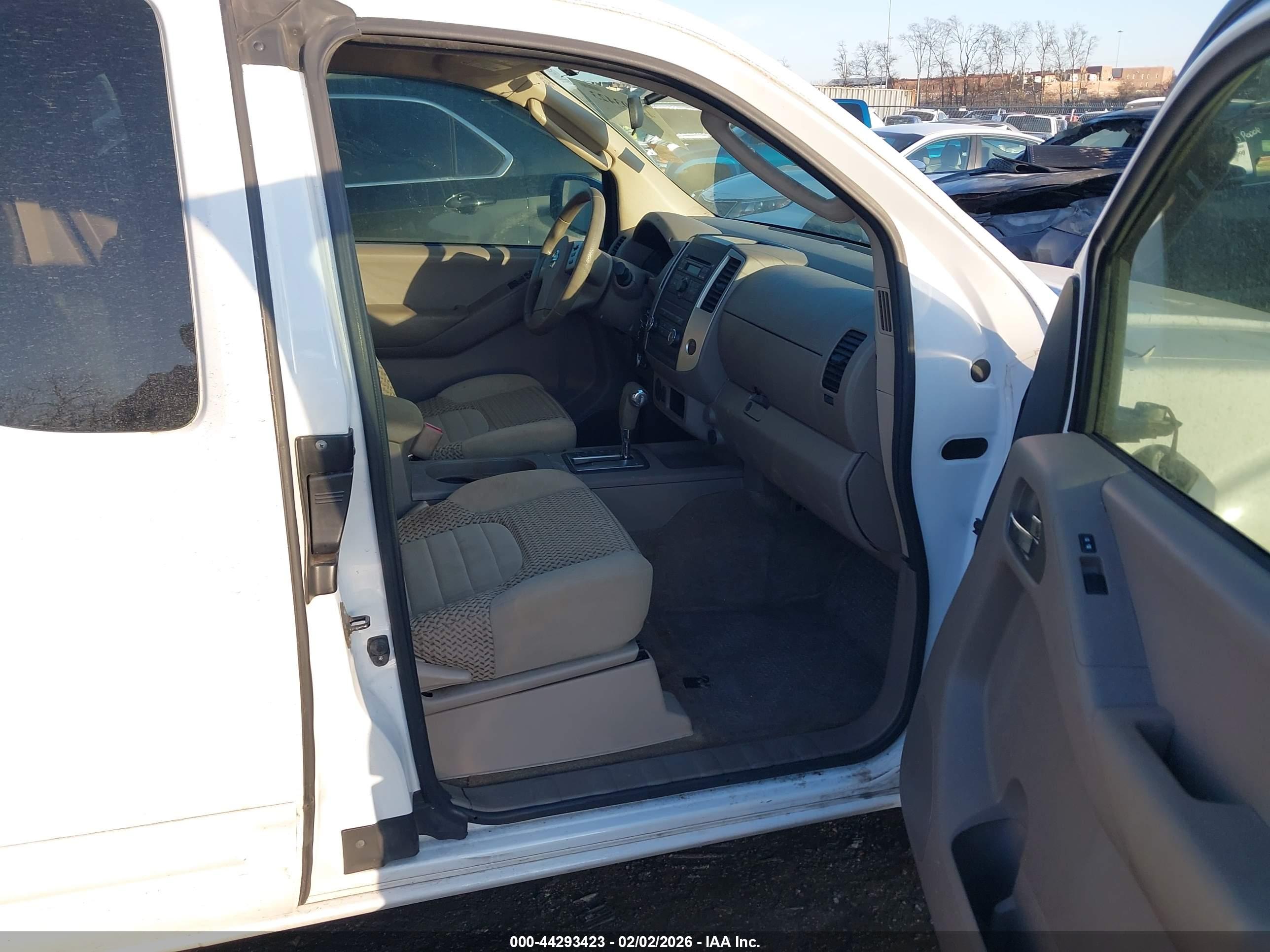 NISSAN FRONTIER image 5