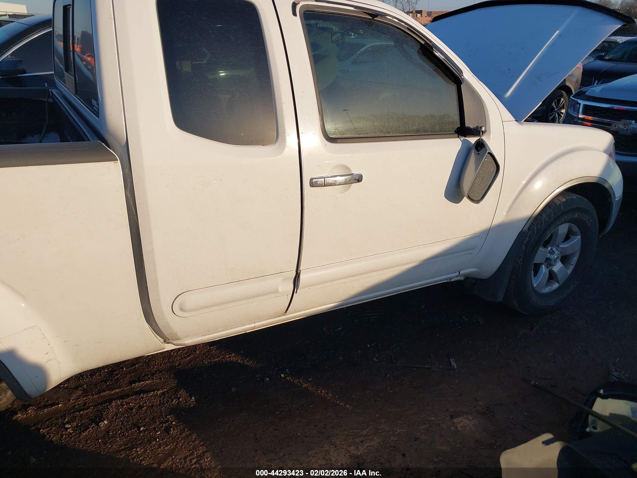 NISSAN FRONTIER image 6