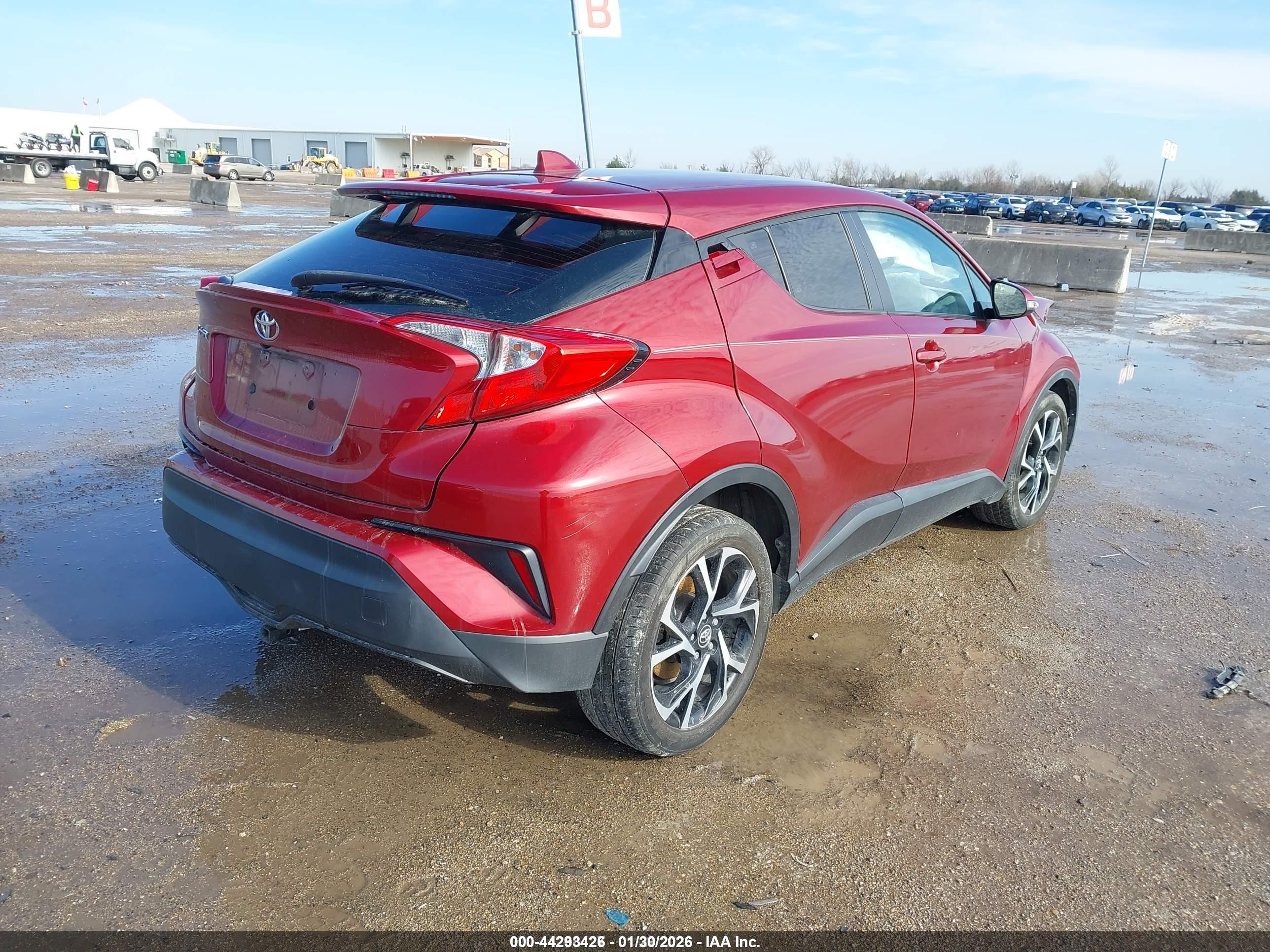 TOYOTA C-HR image 4