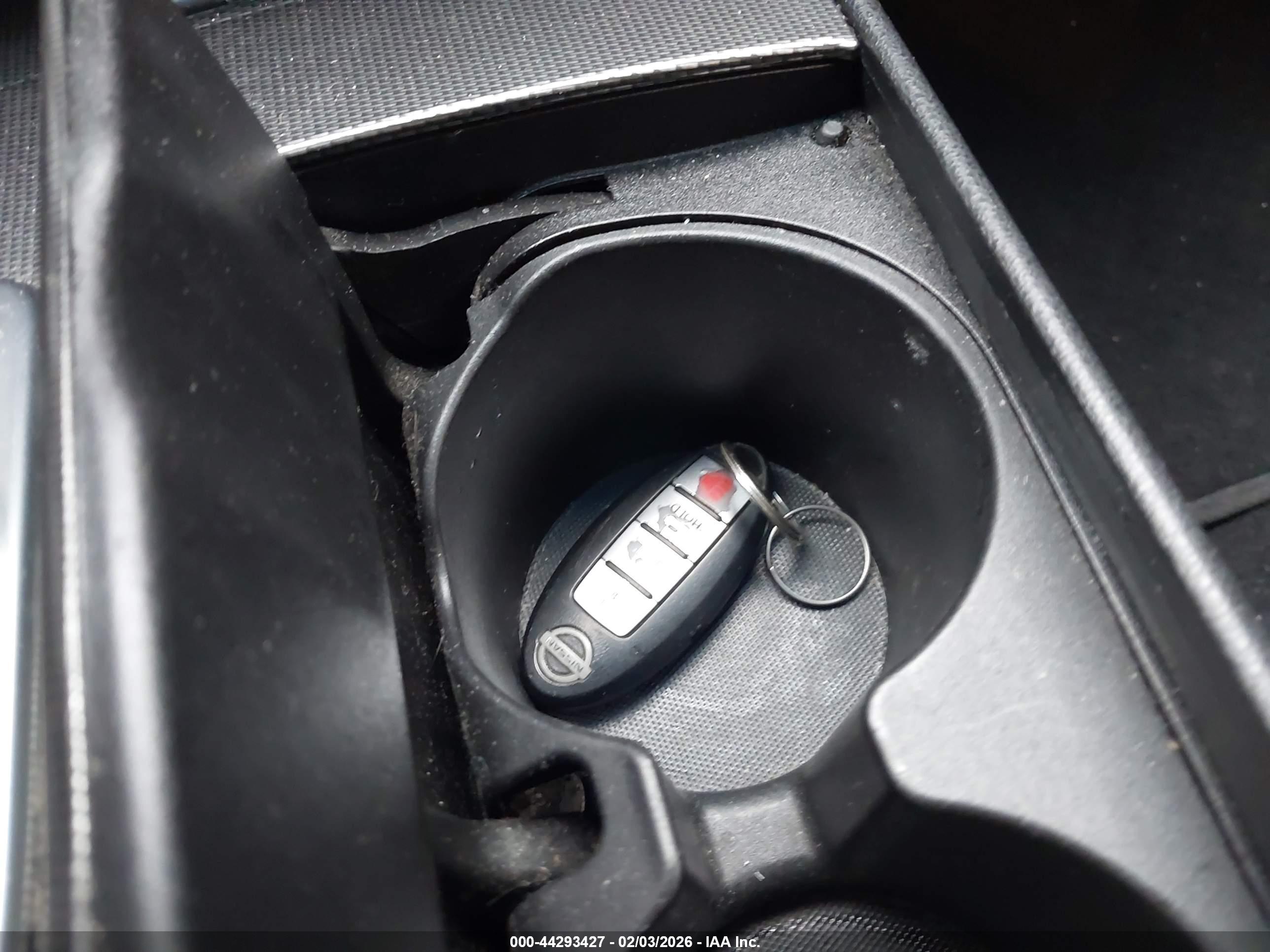 NISSAN MAXIMA image 11