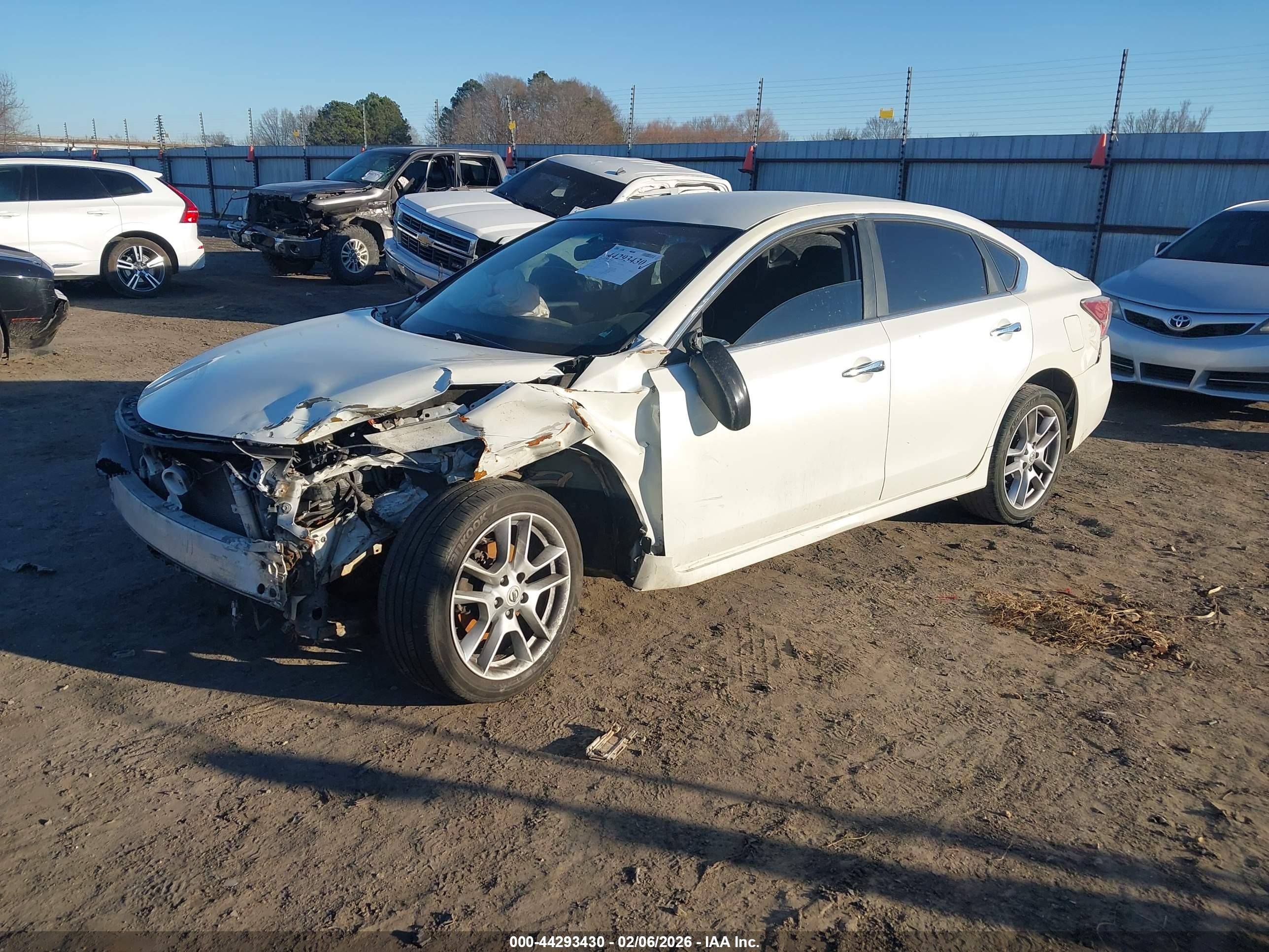 NISSAN ALTIMA image 2