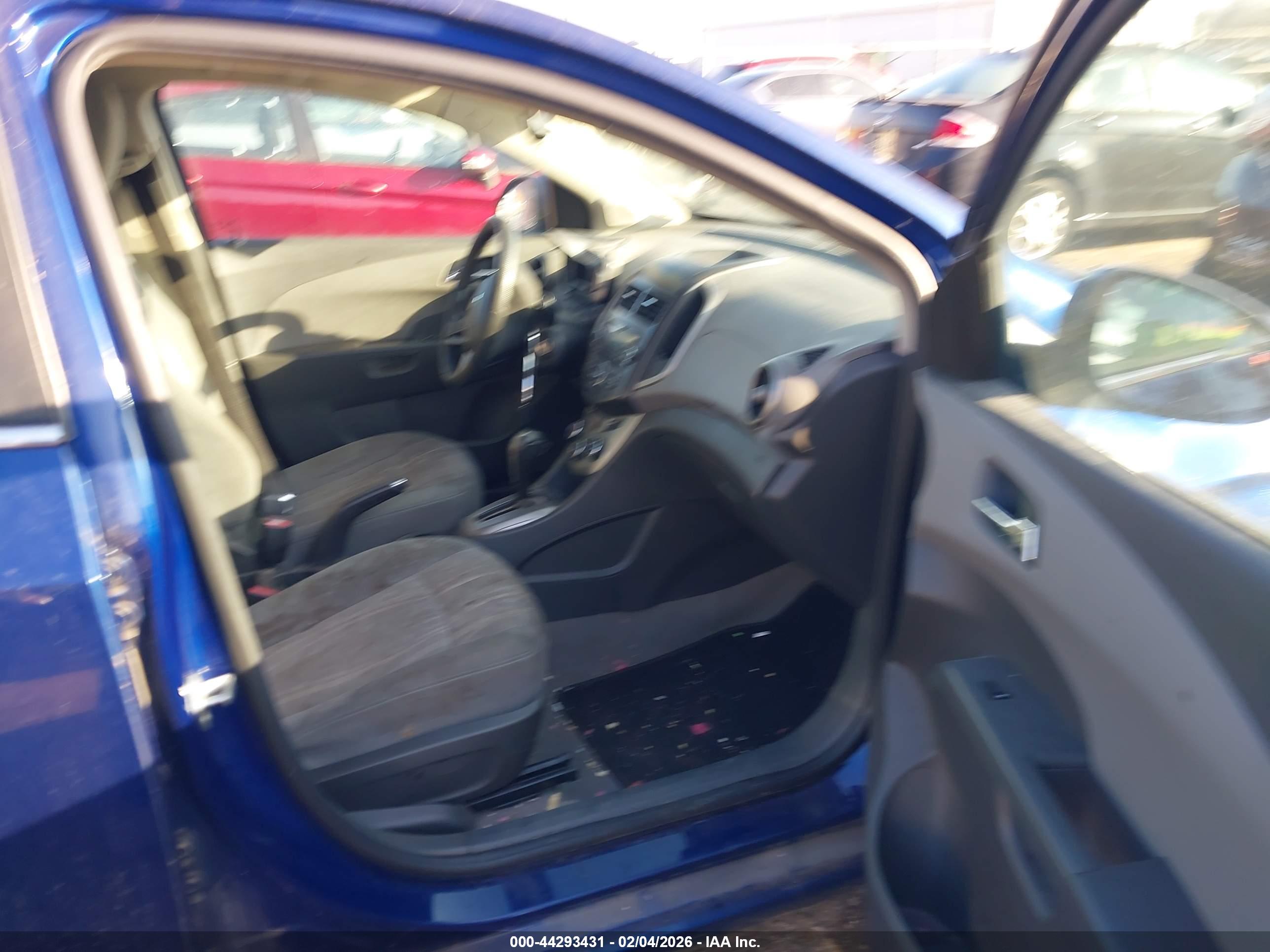 CHEVROLET SONIC image 5