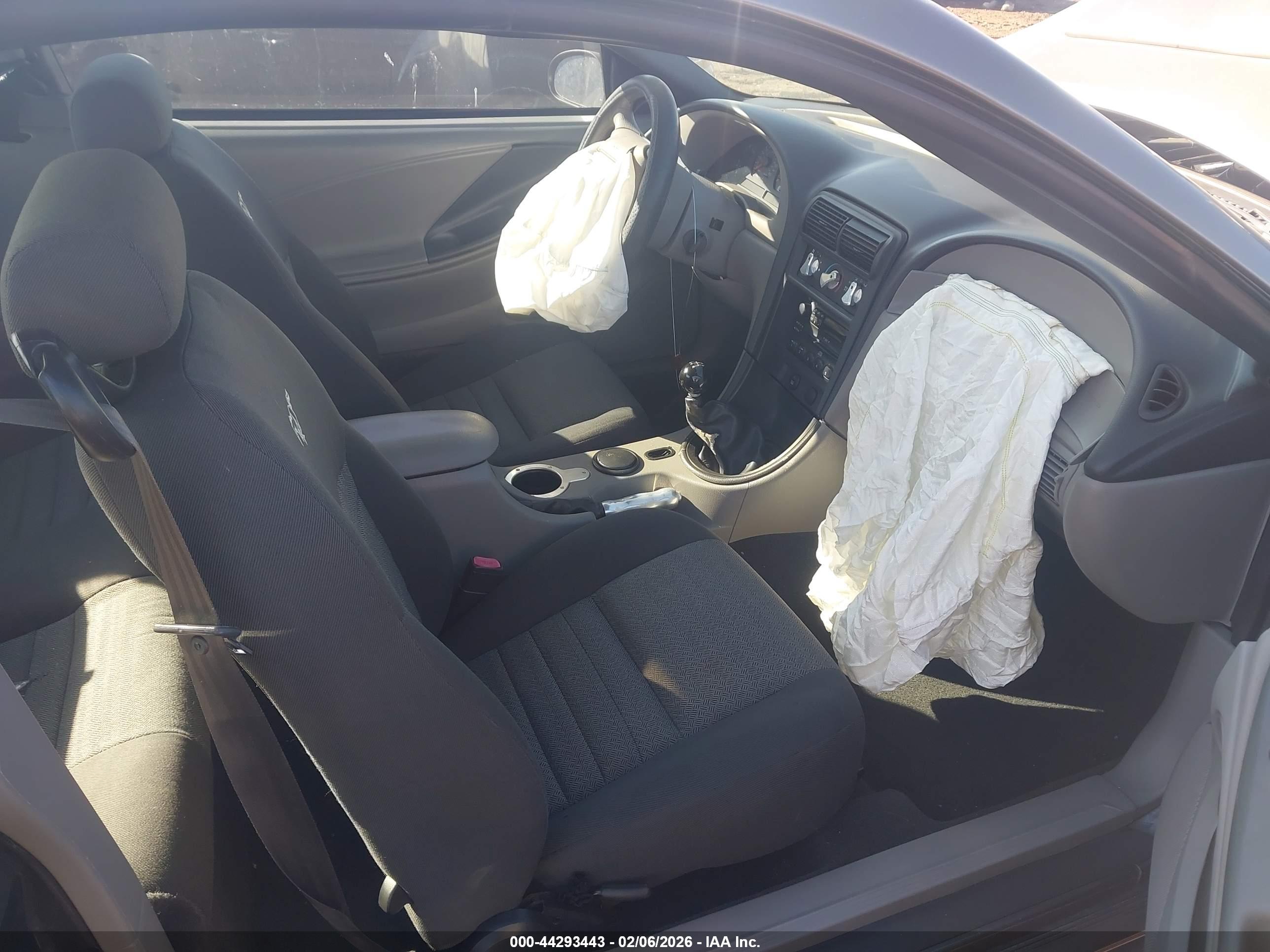 FORD MUSTANG image 5