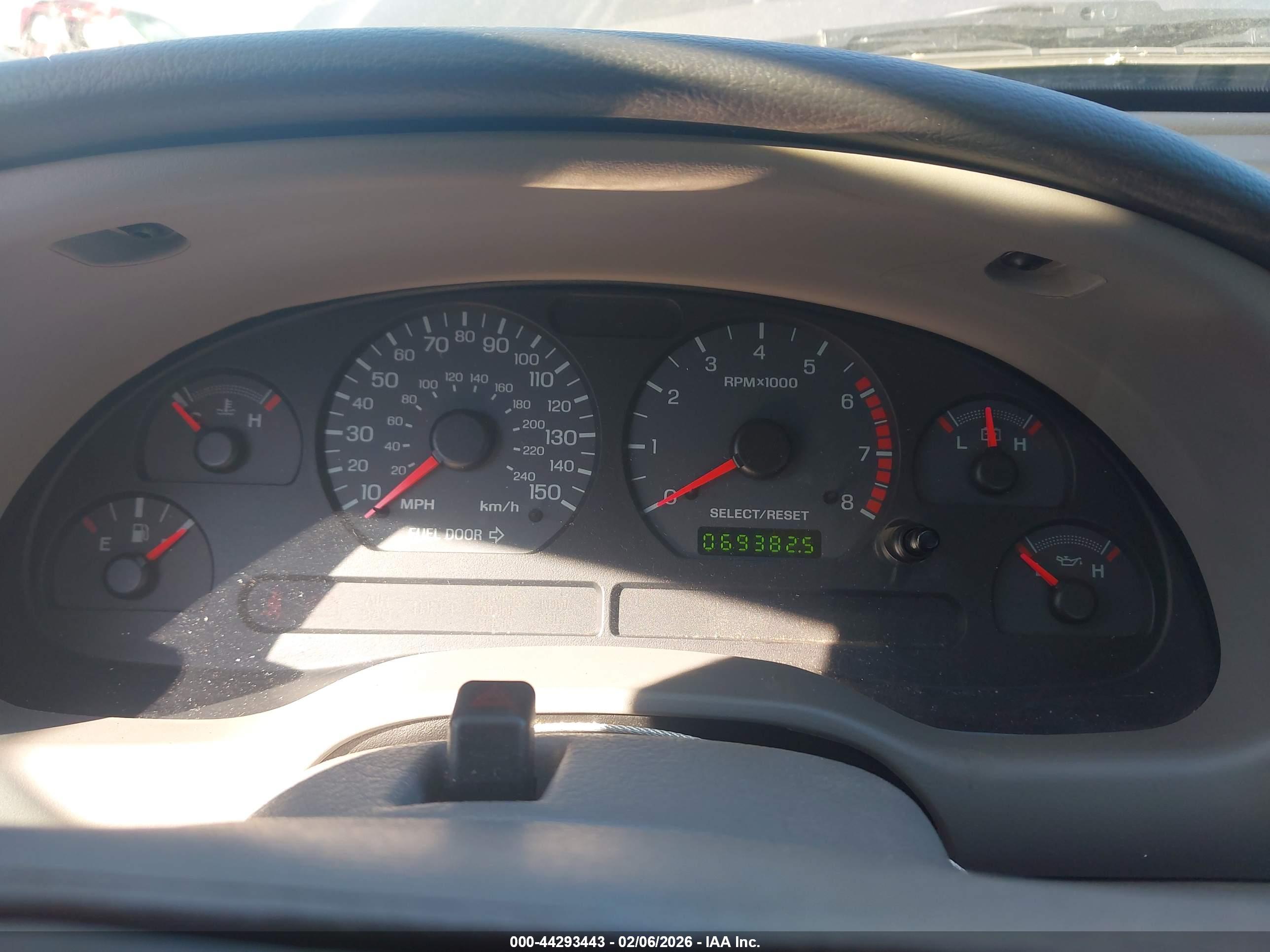 FORD MUSTANG image 7
