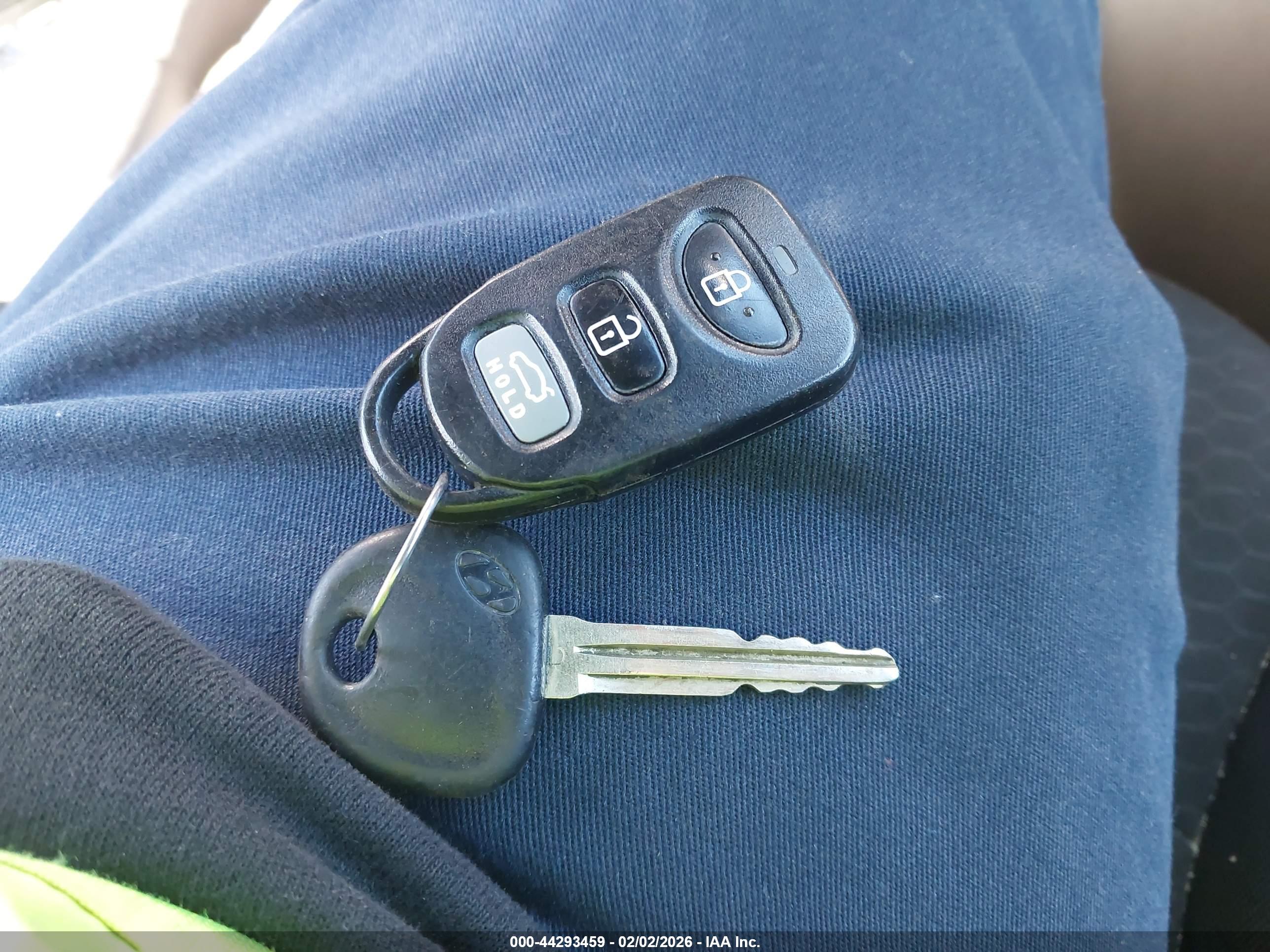 HYUNDAI ELANTRA image 11