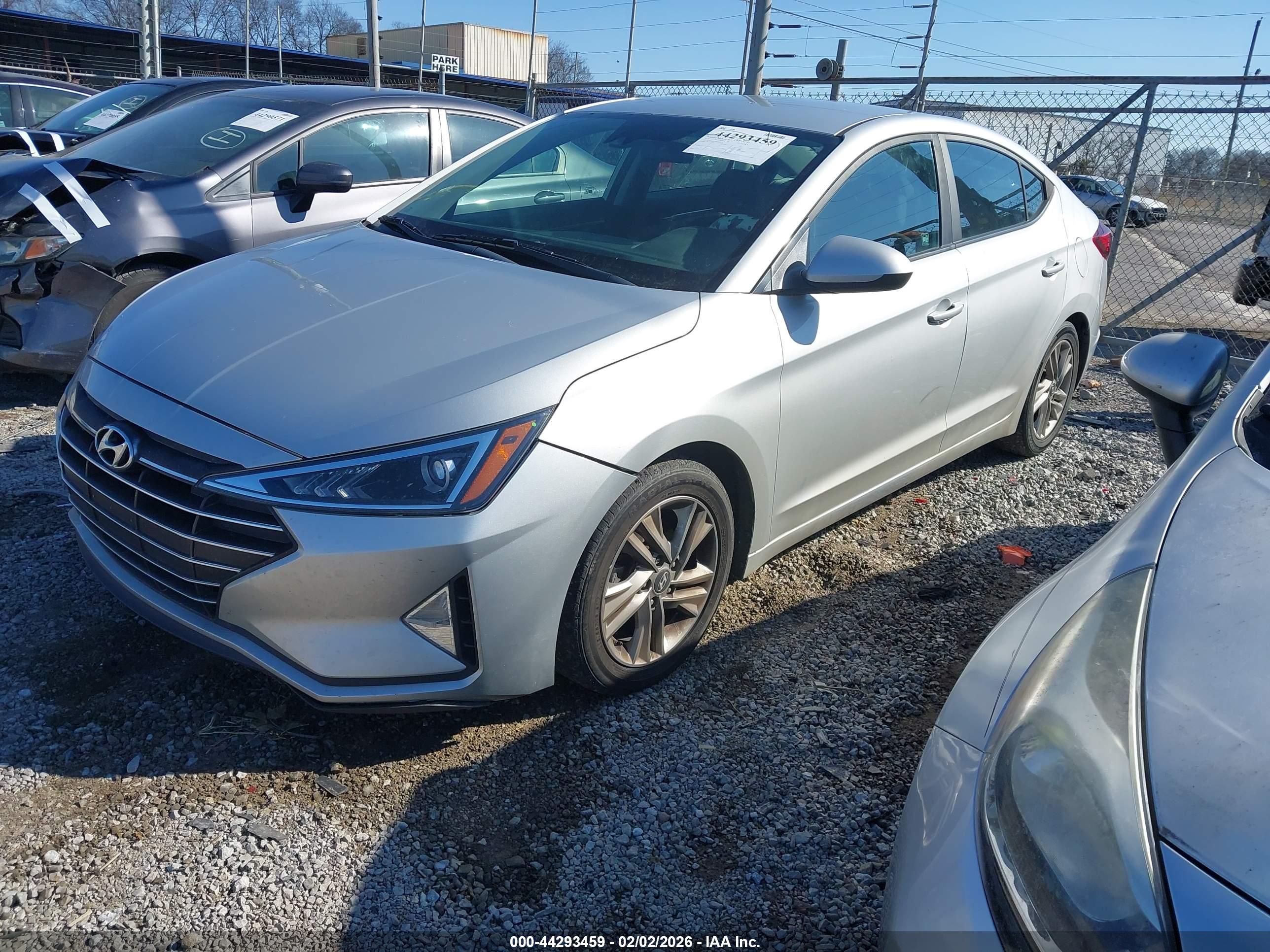 HYUNDAI ELANTRA image 2