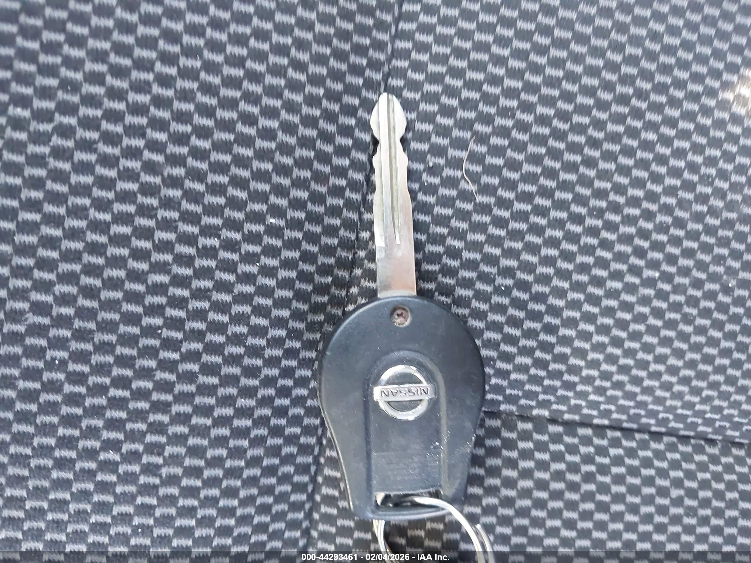 NISSAN VERSA image 11