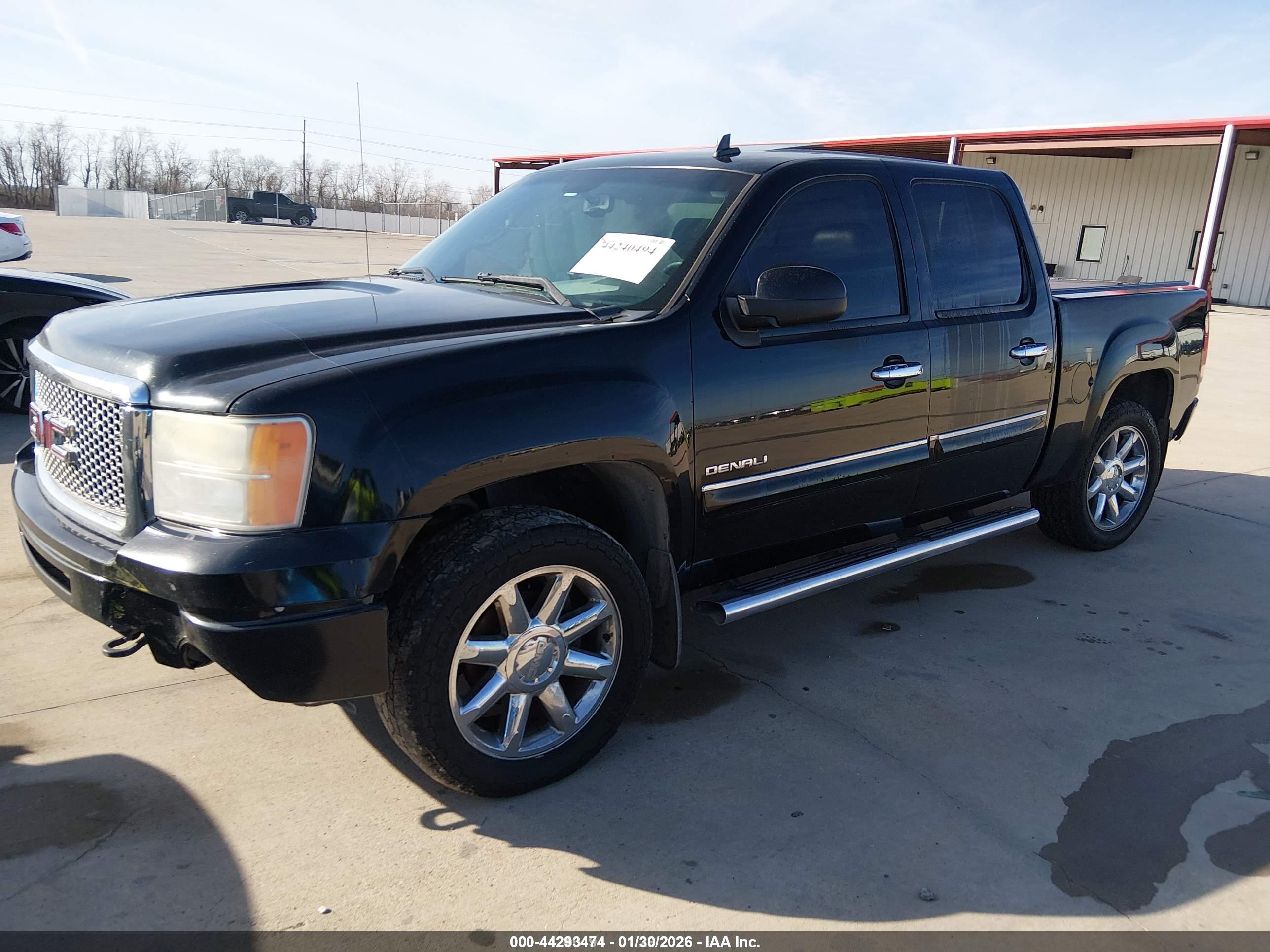 GMC SIERRA image 2
