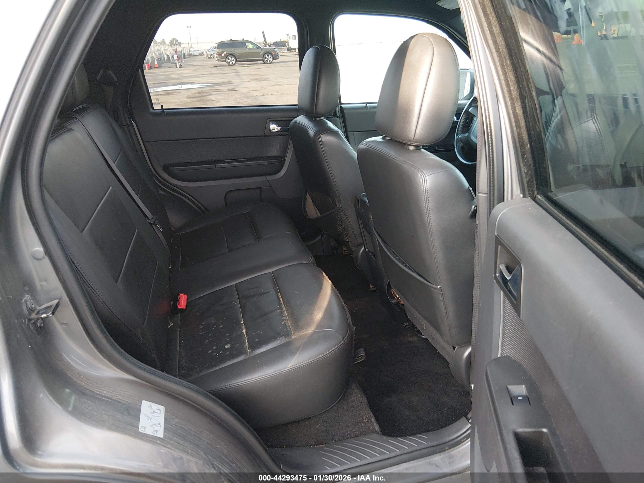 FORD ESCAPE image 8