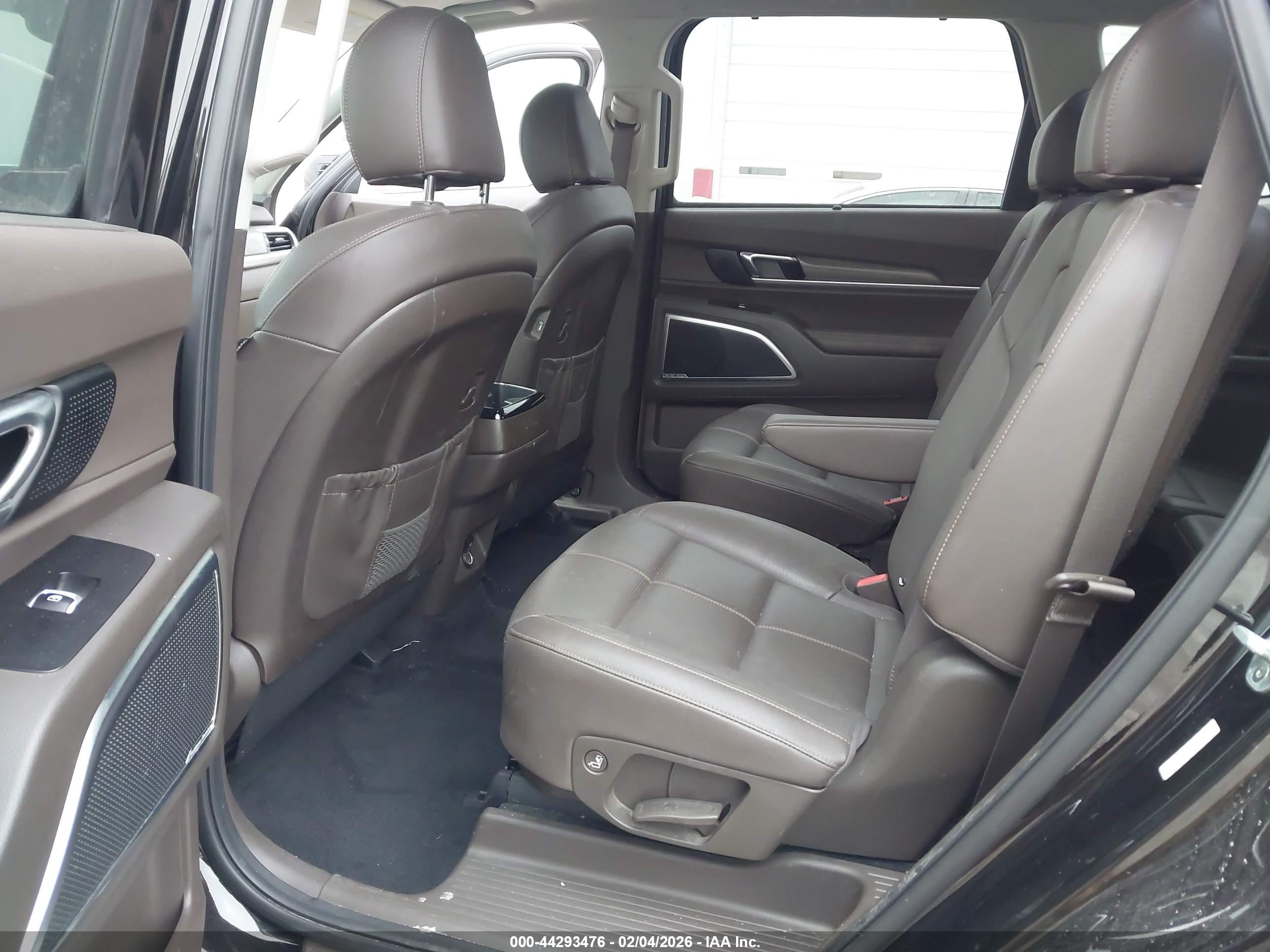 KIA TELLURIDE image 8