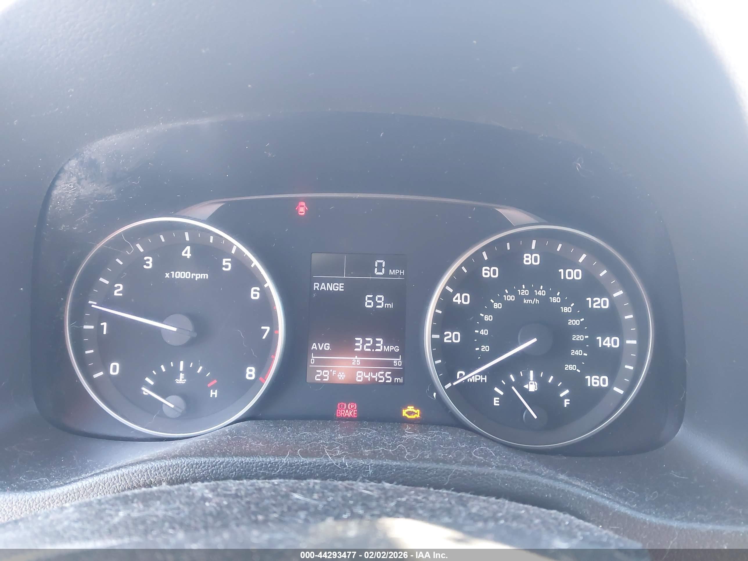 HYUNDAI ELANTRA image 7