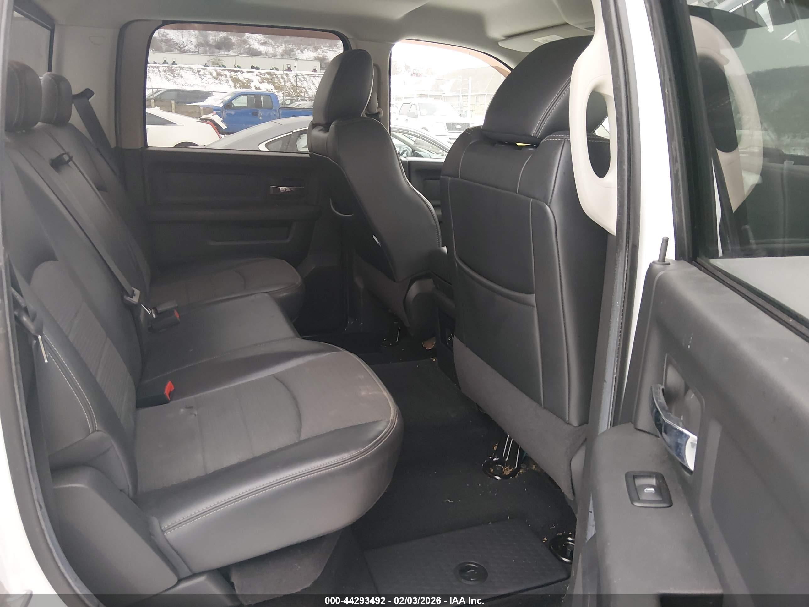 DODGE RAM image 8
