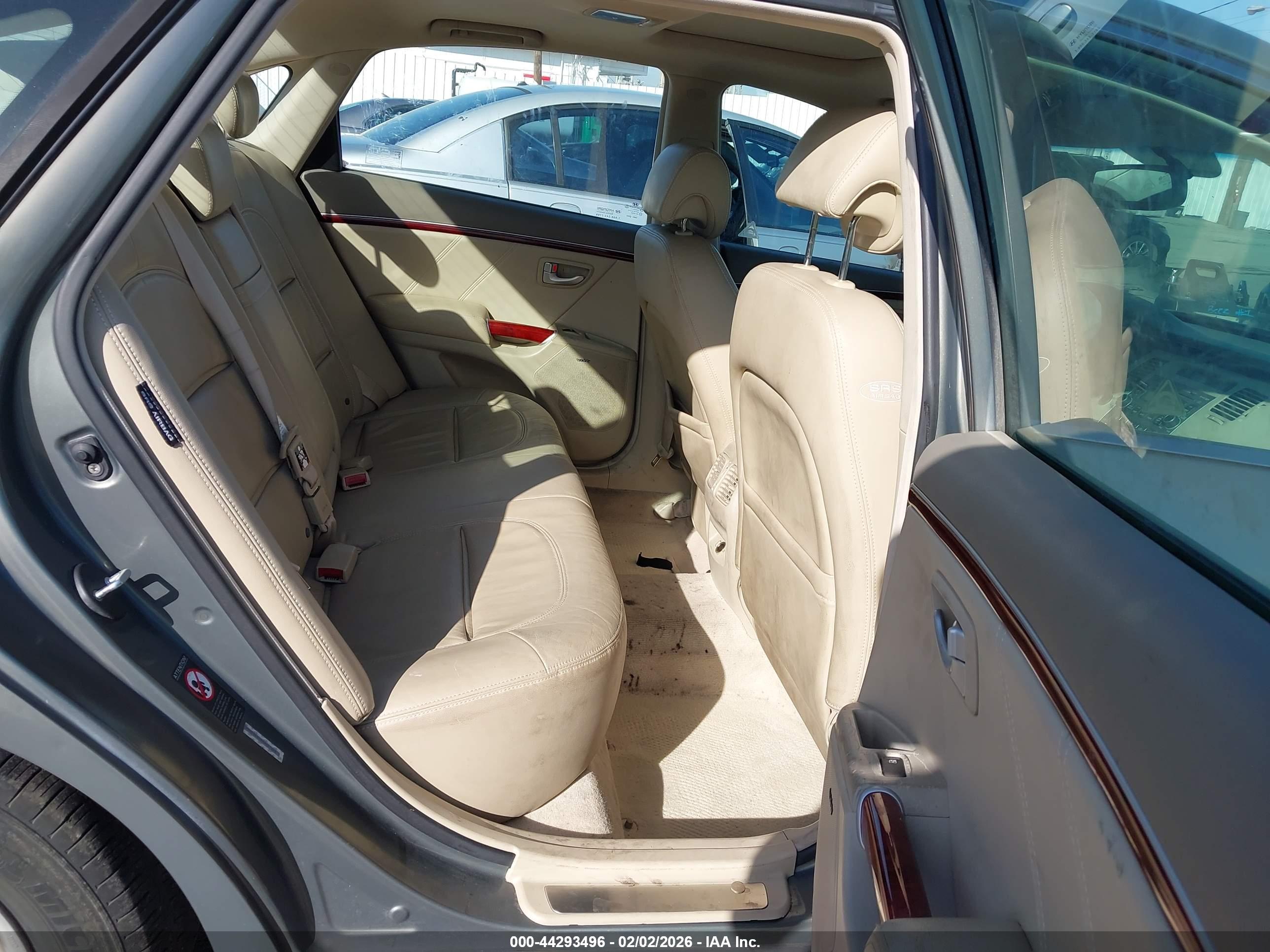 HYUNDAI AZERA image 8