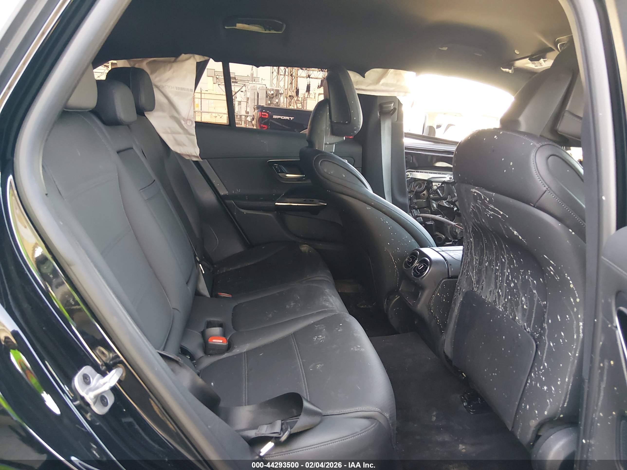 MERCEDES-BENZ GLC image 8