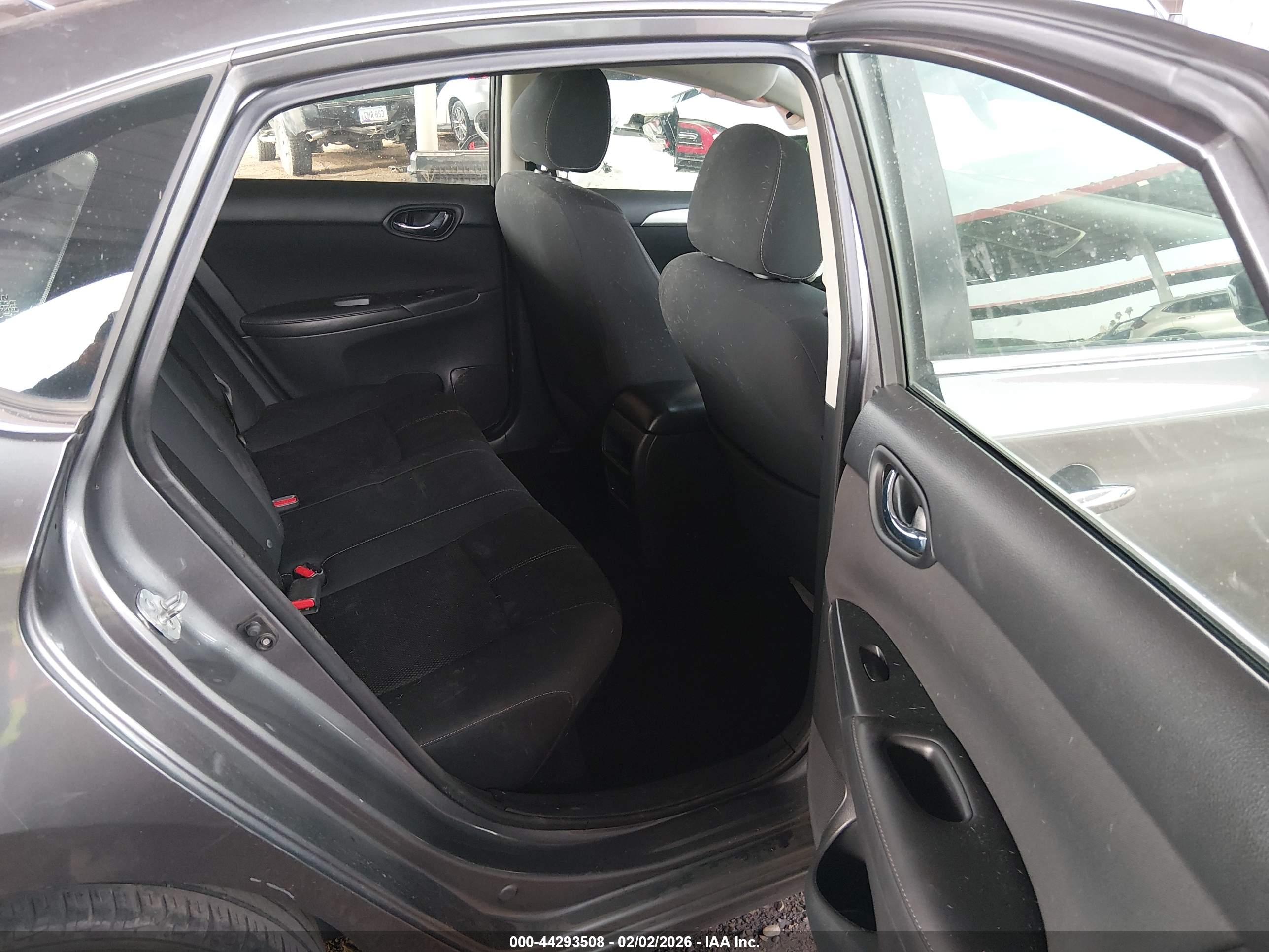 NISSAN SENTRA image 8