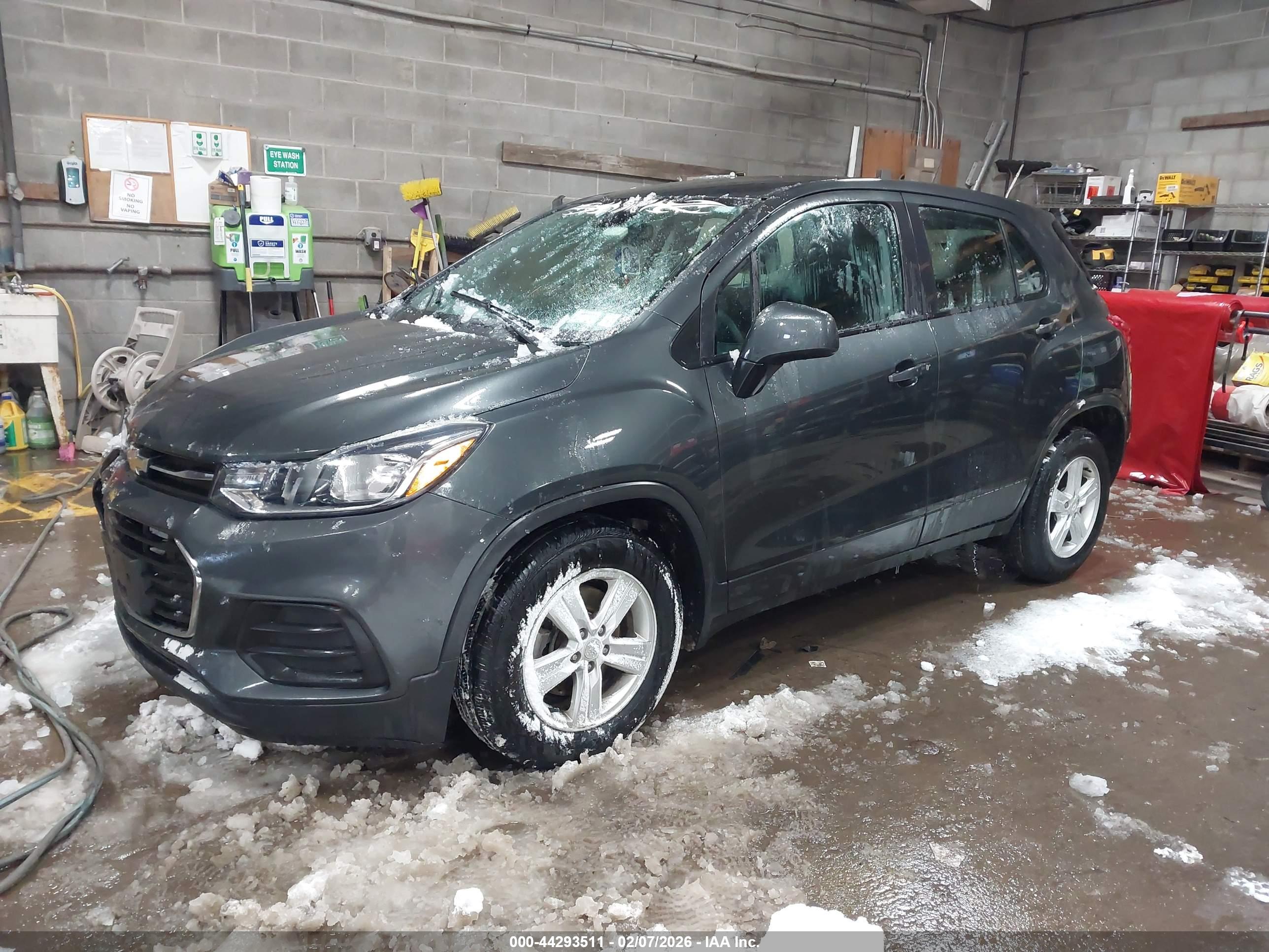 CHEVROLET TRAX image 2