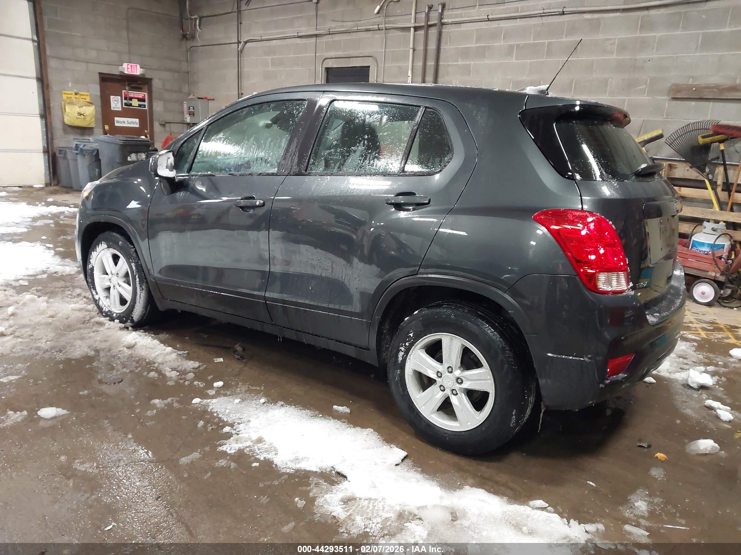 CHEVROLET TRAX image 3