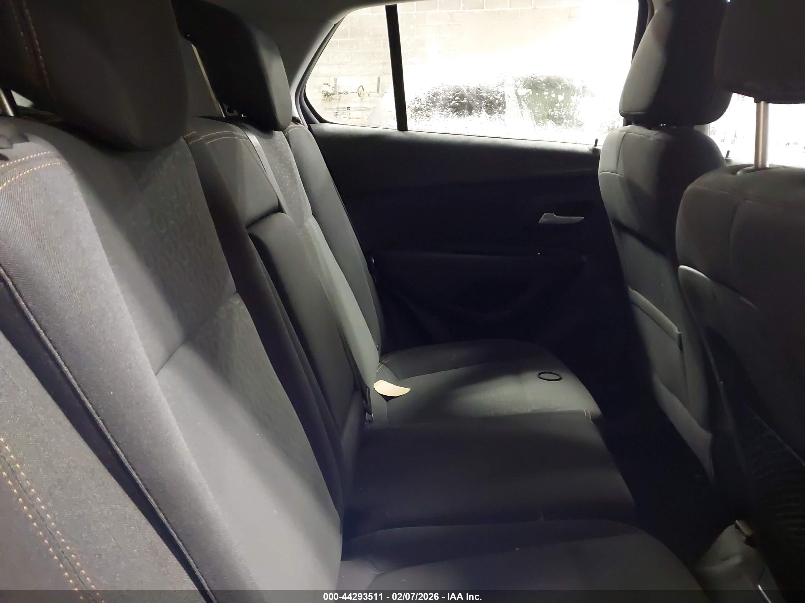 CHEVROLET TRAX image 8