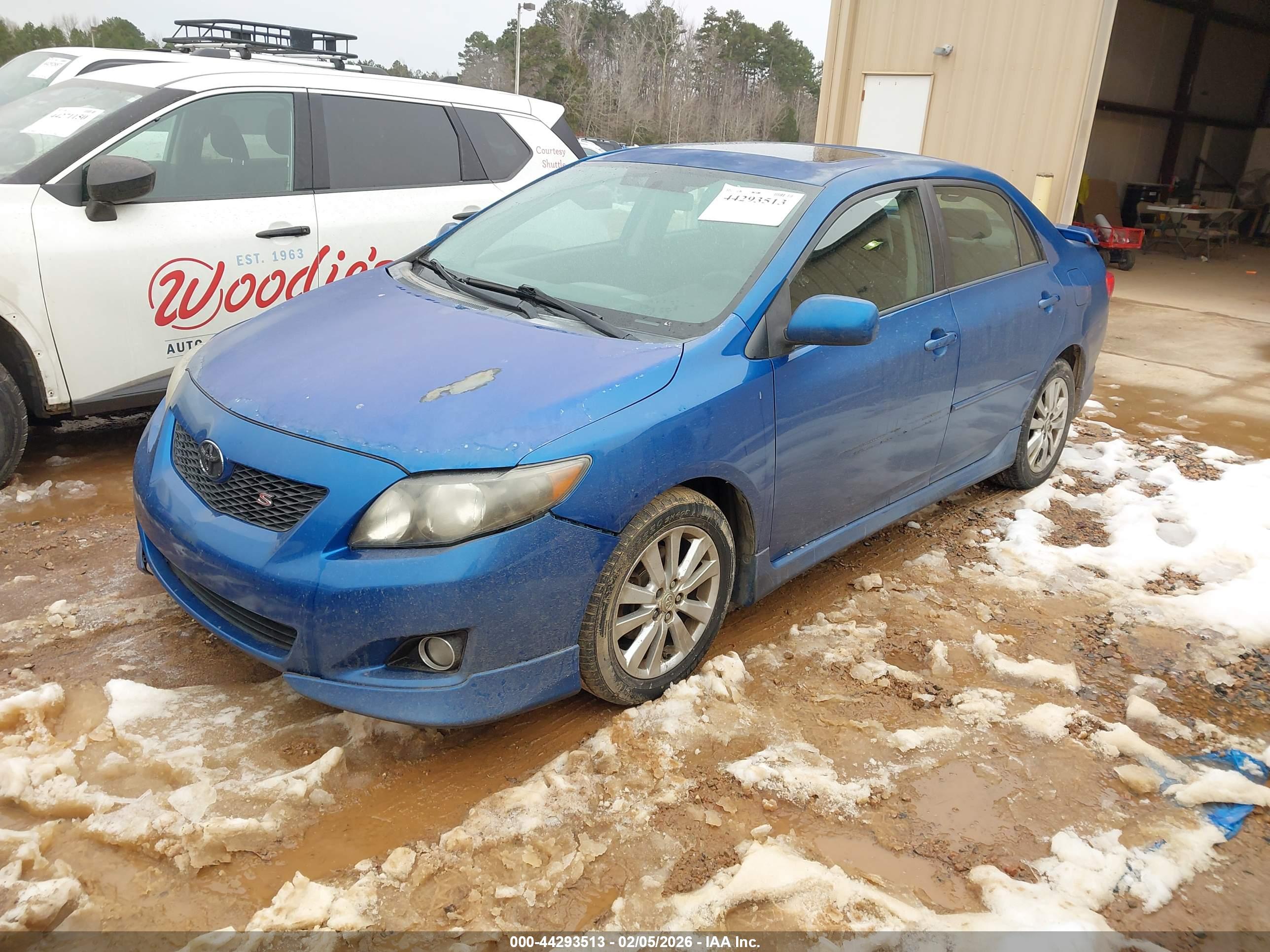 TOYOTA COROLLA image 2
