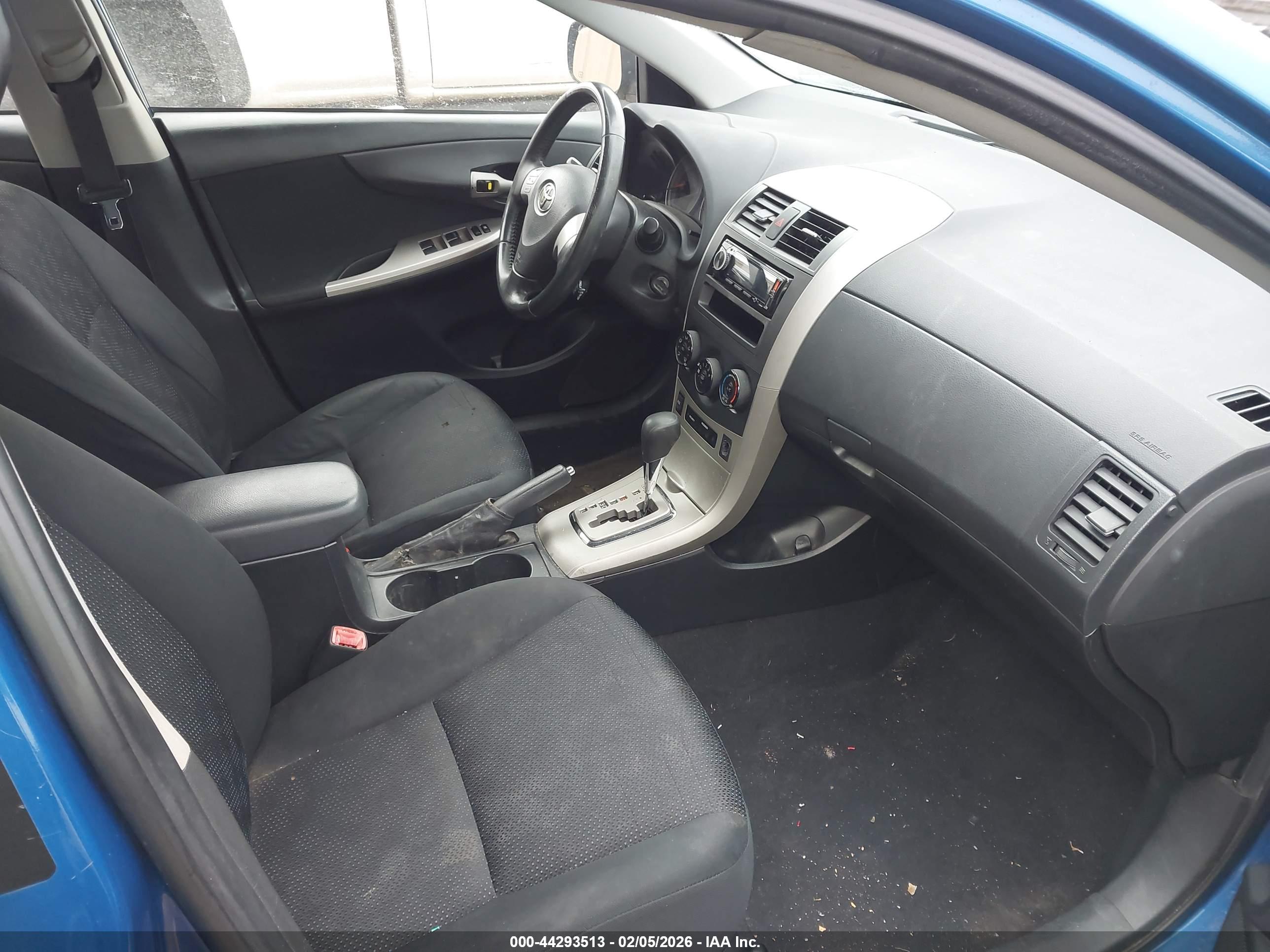 TOYOTA COROLLA image 5