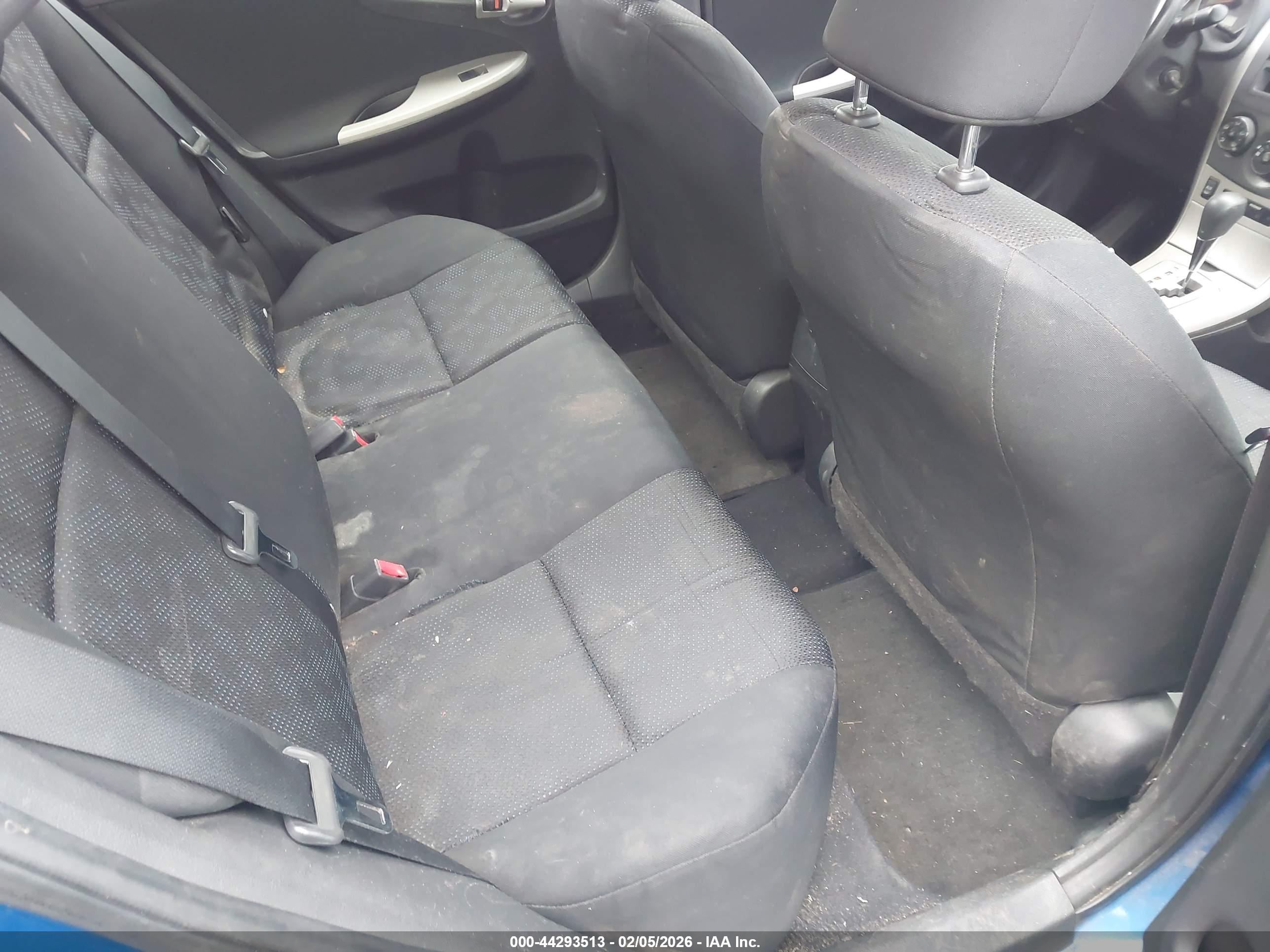 TOYOTA COROLLA image 8