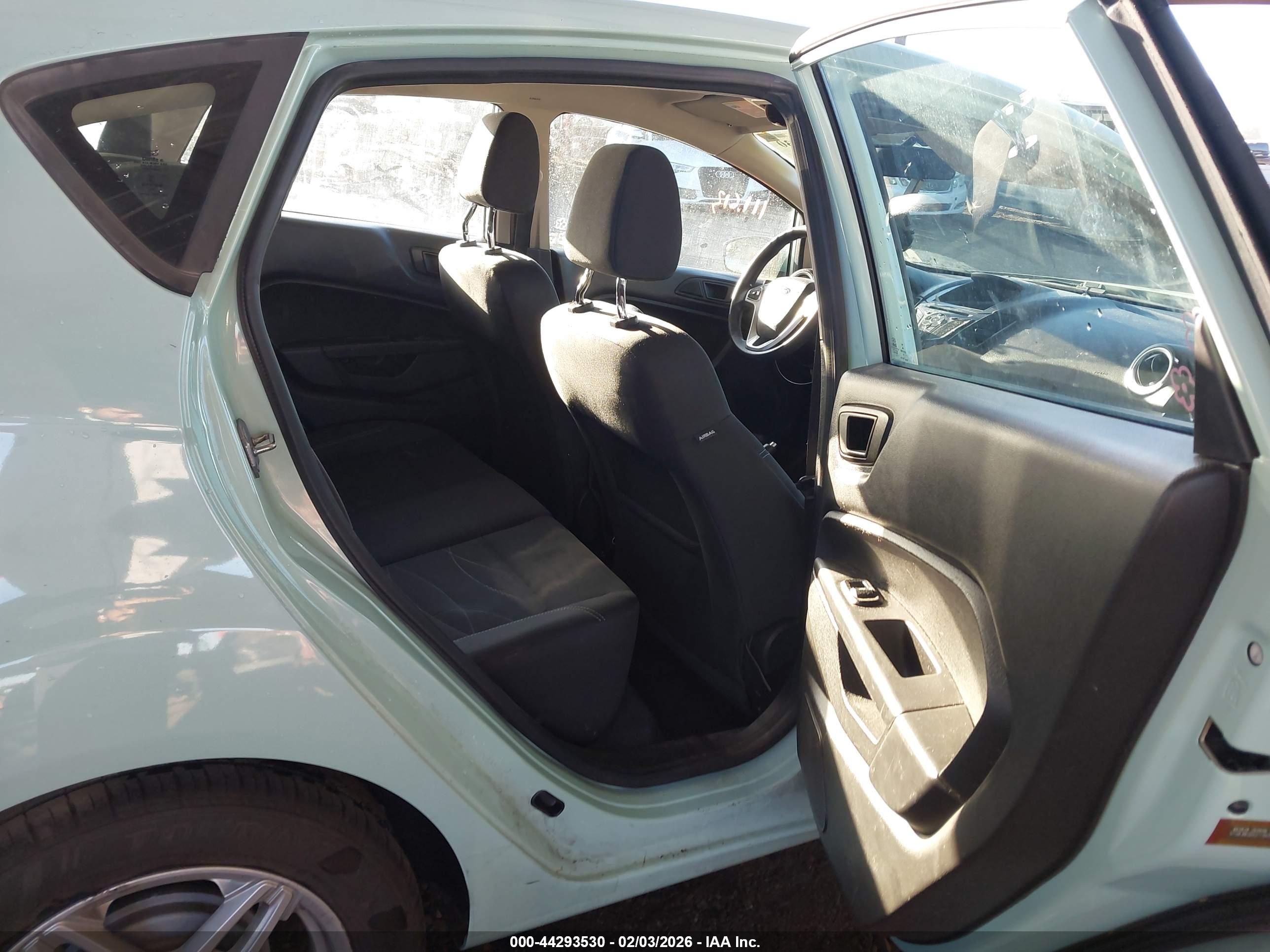FORD FIESTA image 8