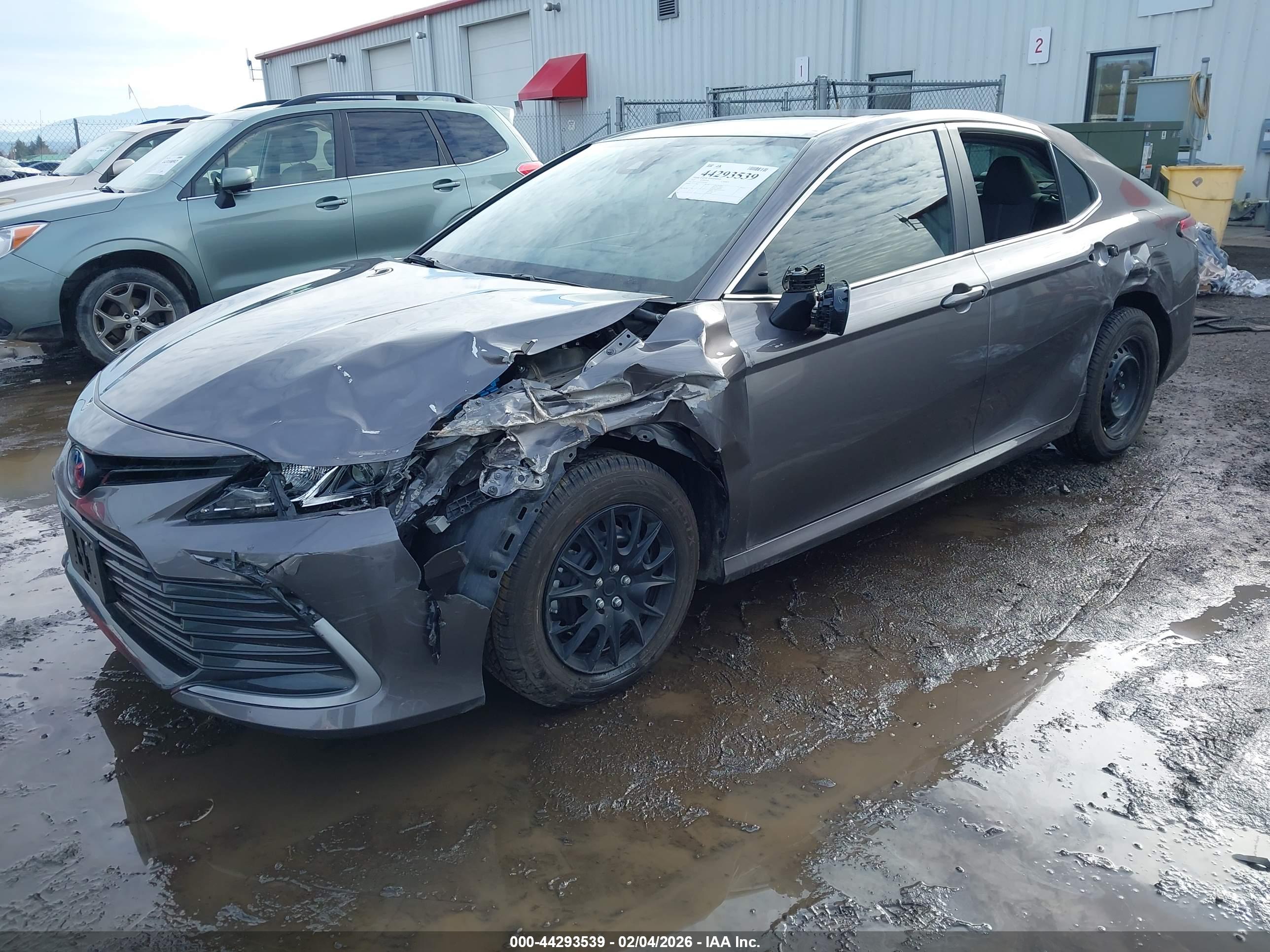 TOYOTA CAMRY image 2