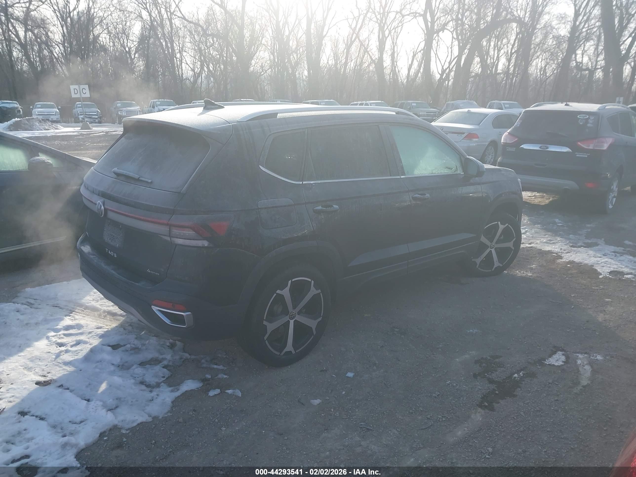 VOLKSWAGEN TAOS image 4