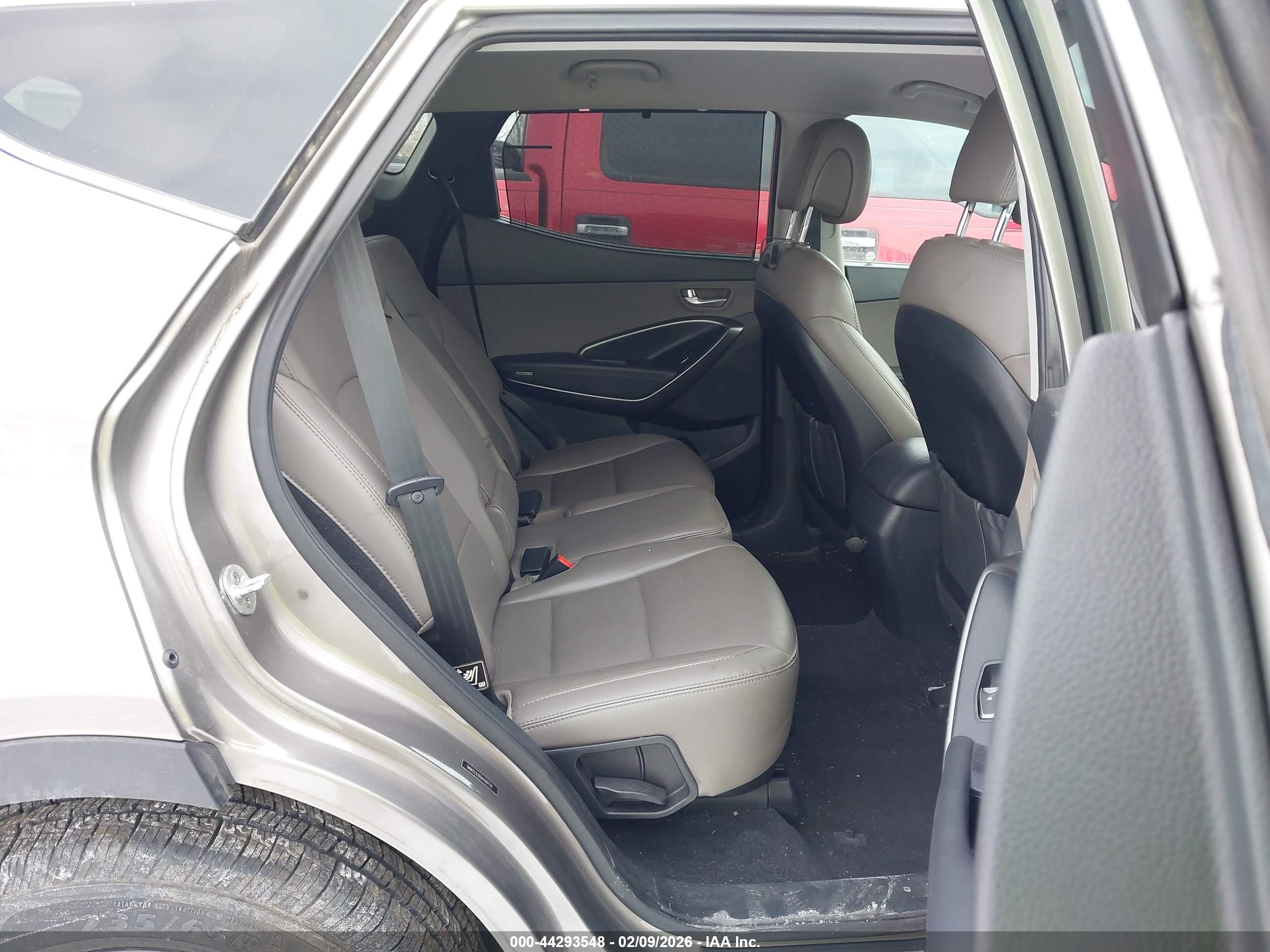 HYUNDAI SANTA image 8