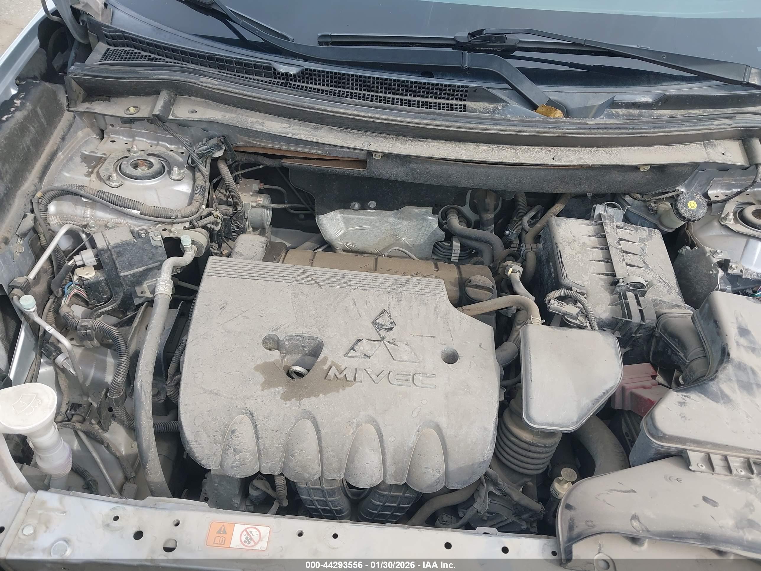 MITSUBISHI OUTLANDER image 10