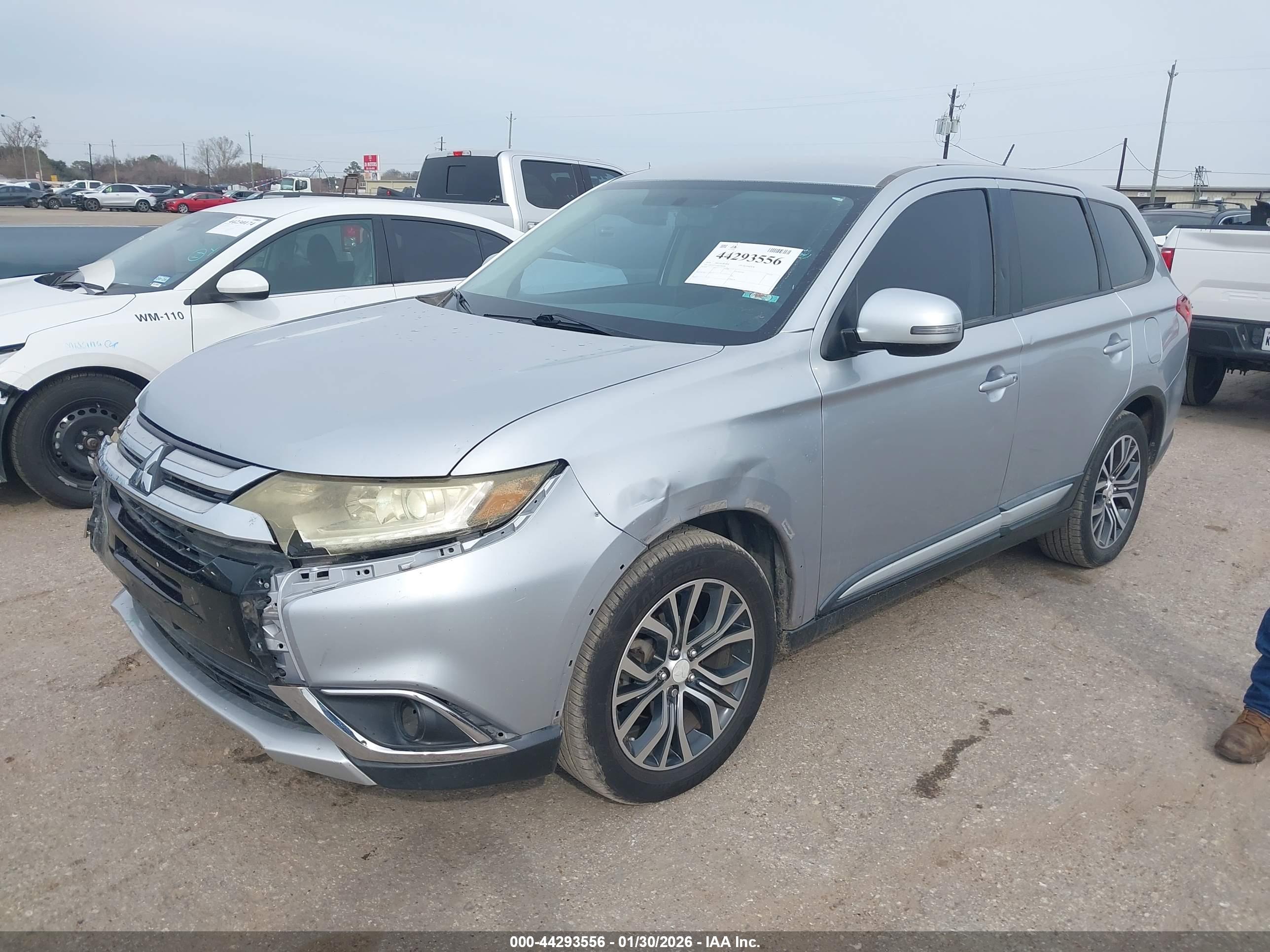 MITSUBISHI OUTLANDER image 2