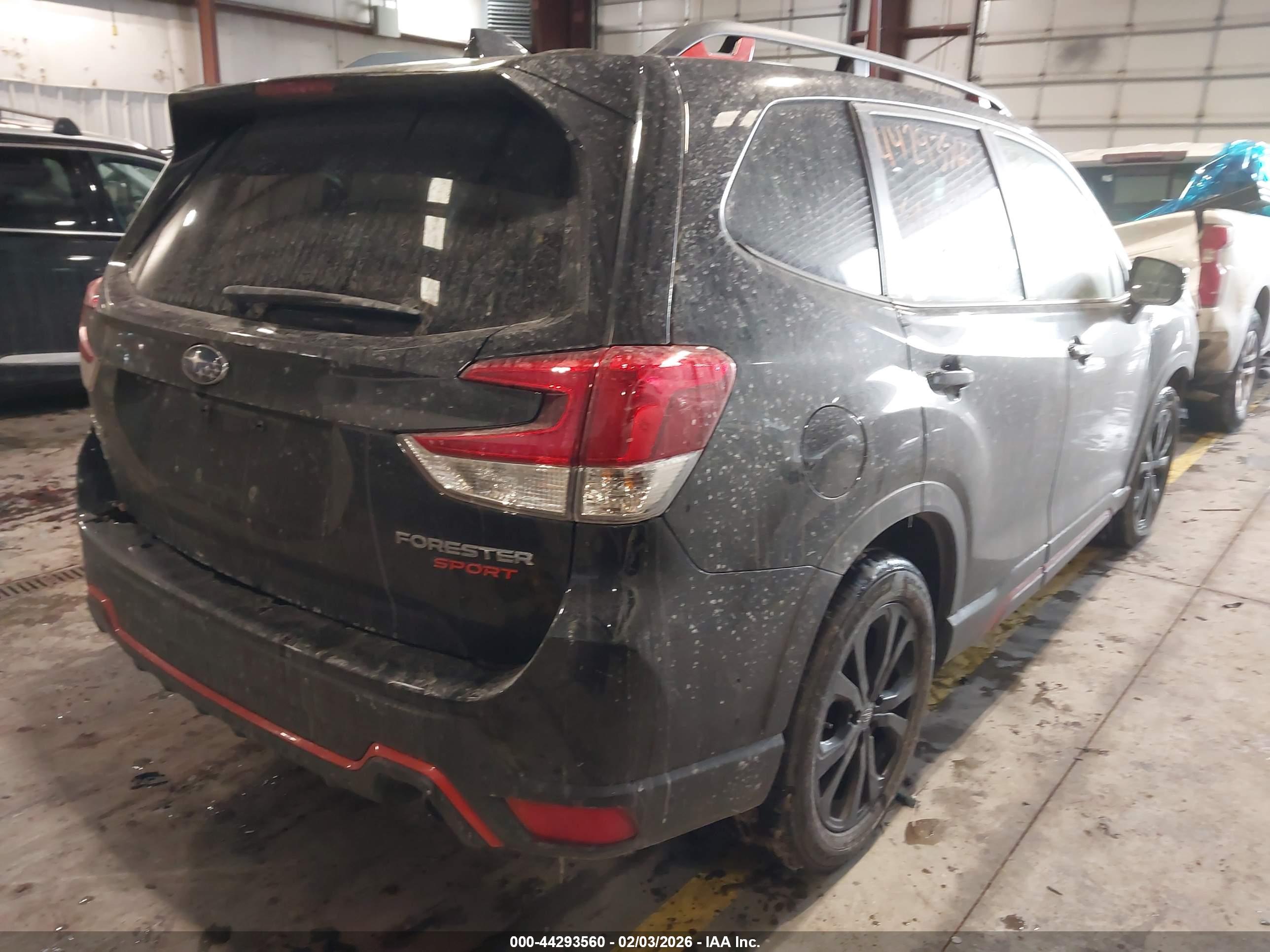 SUBARU FORESTER image 4