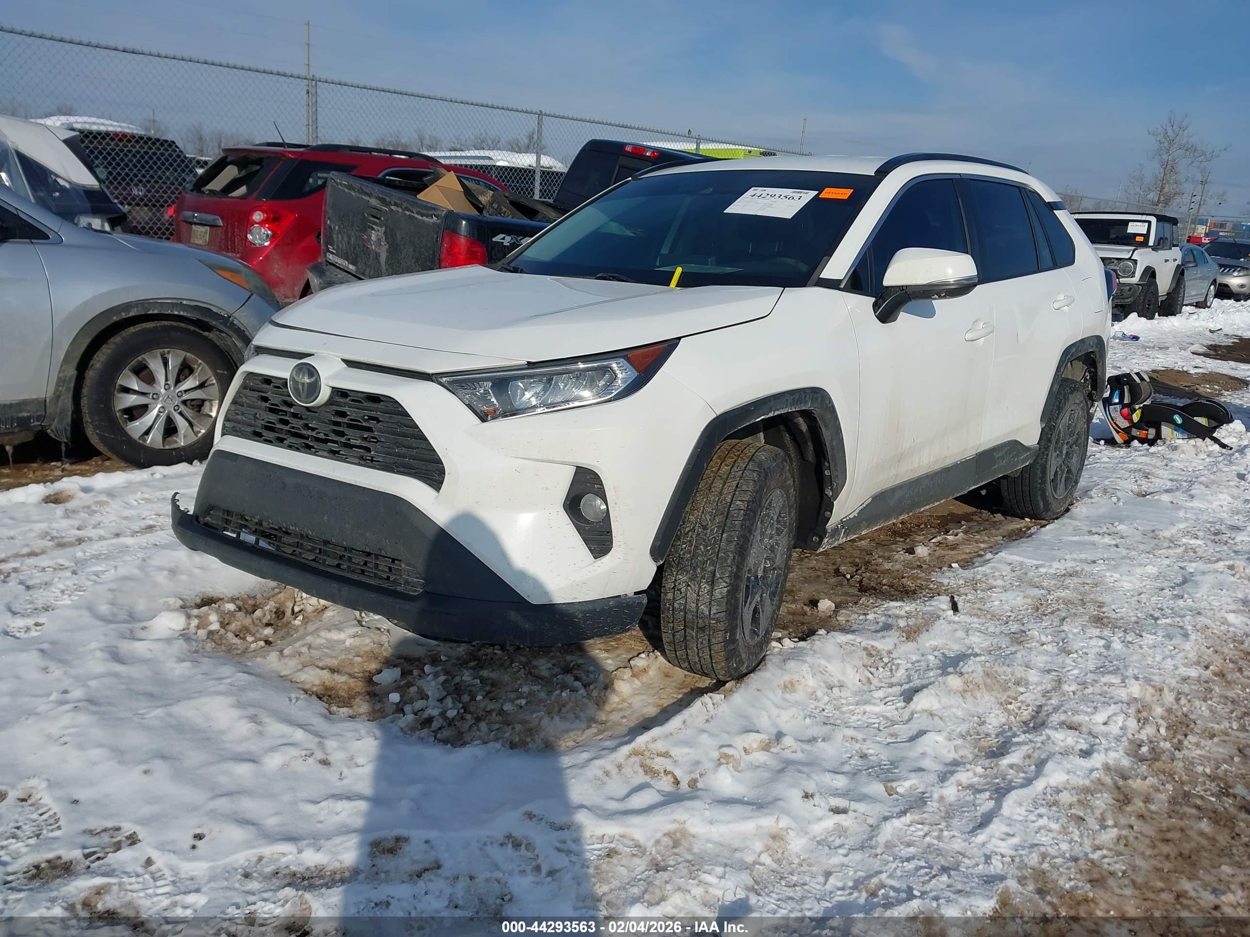 TOYOTA RAV4 image 2