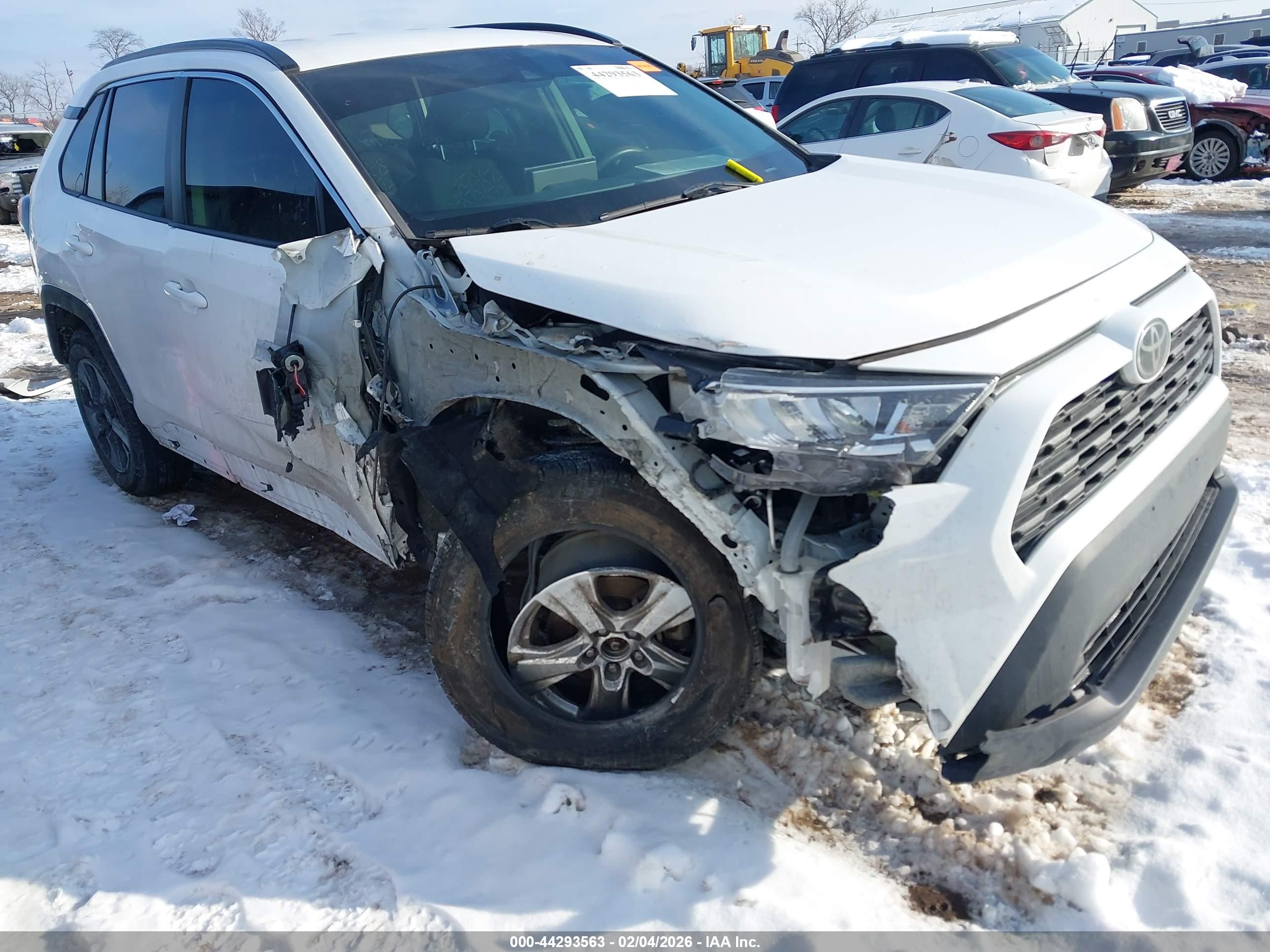 TOYOTA RAV4 image 6